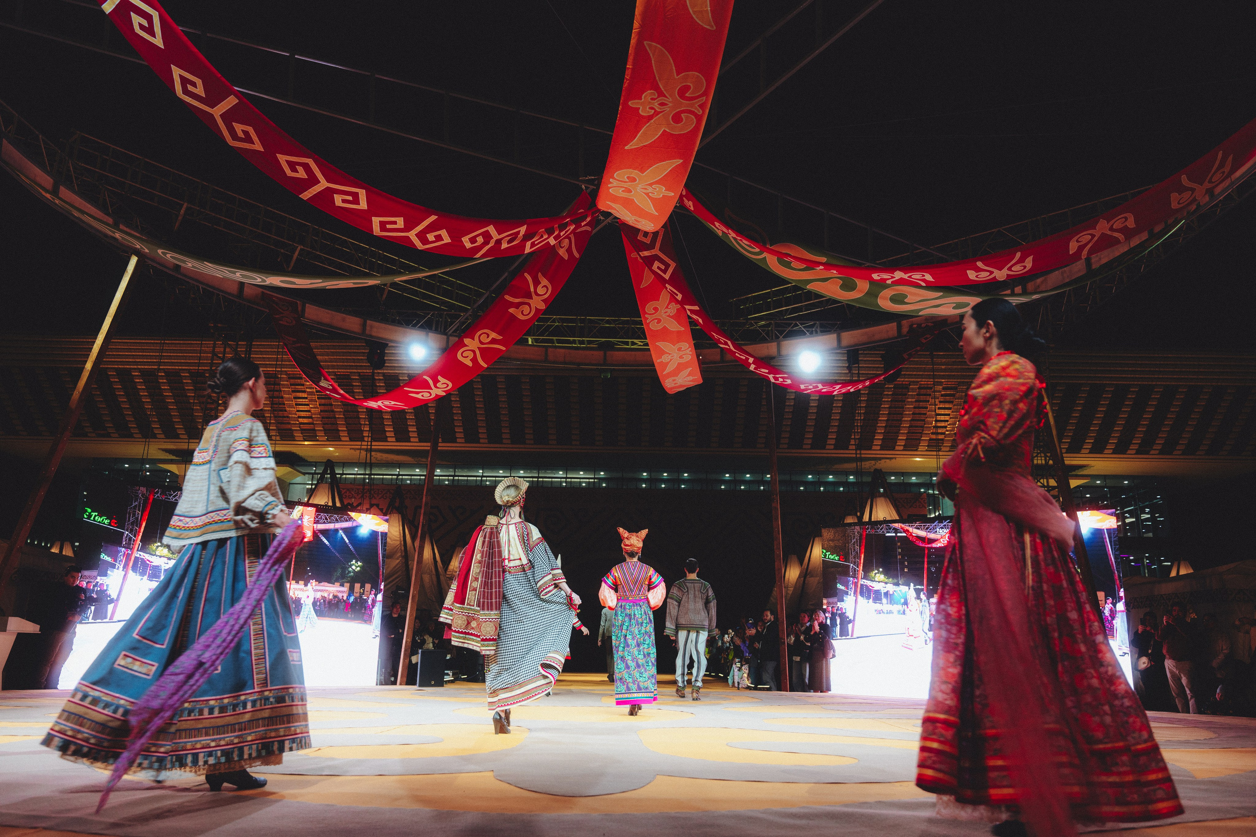 ETHNIC FASHION SHOWS / THE PODIUM