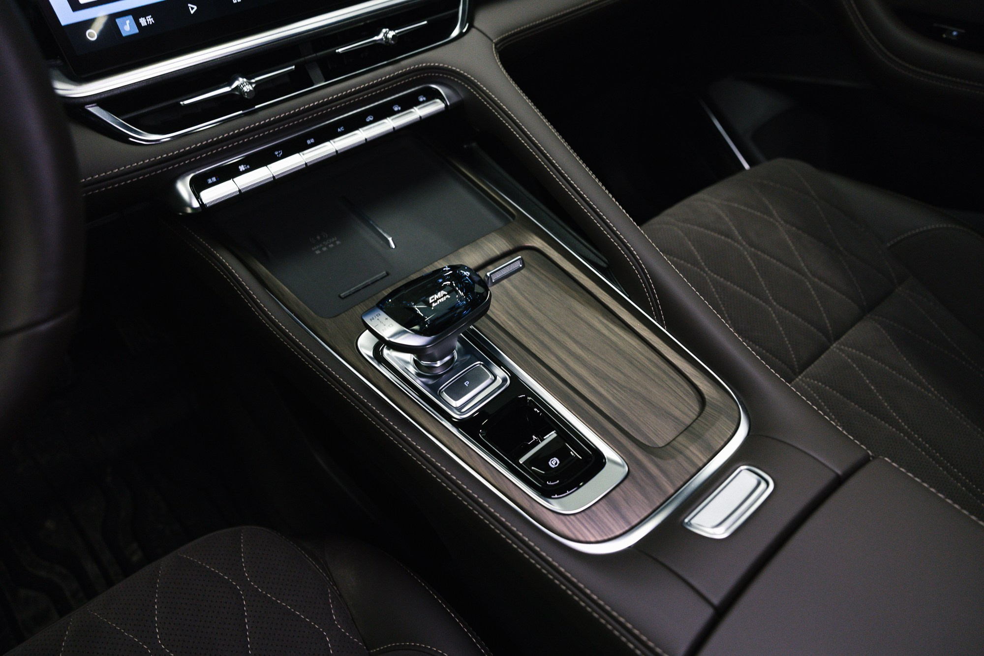 Geely Monjaro 2.0 4WD AT (238 л. с.). Автосалон «Х-Авто»