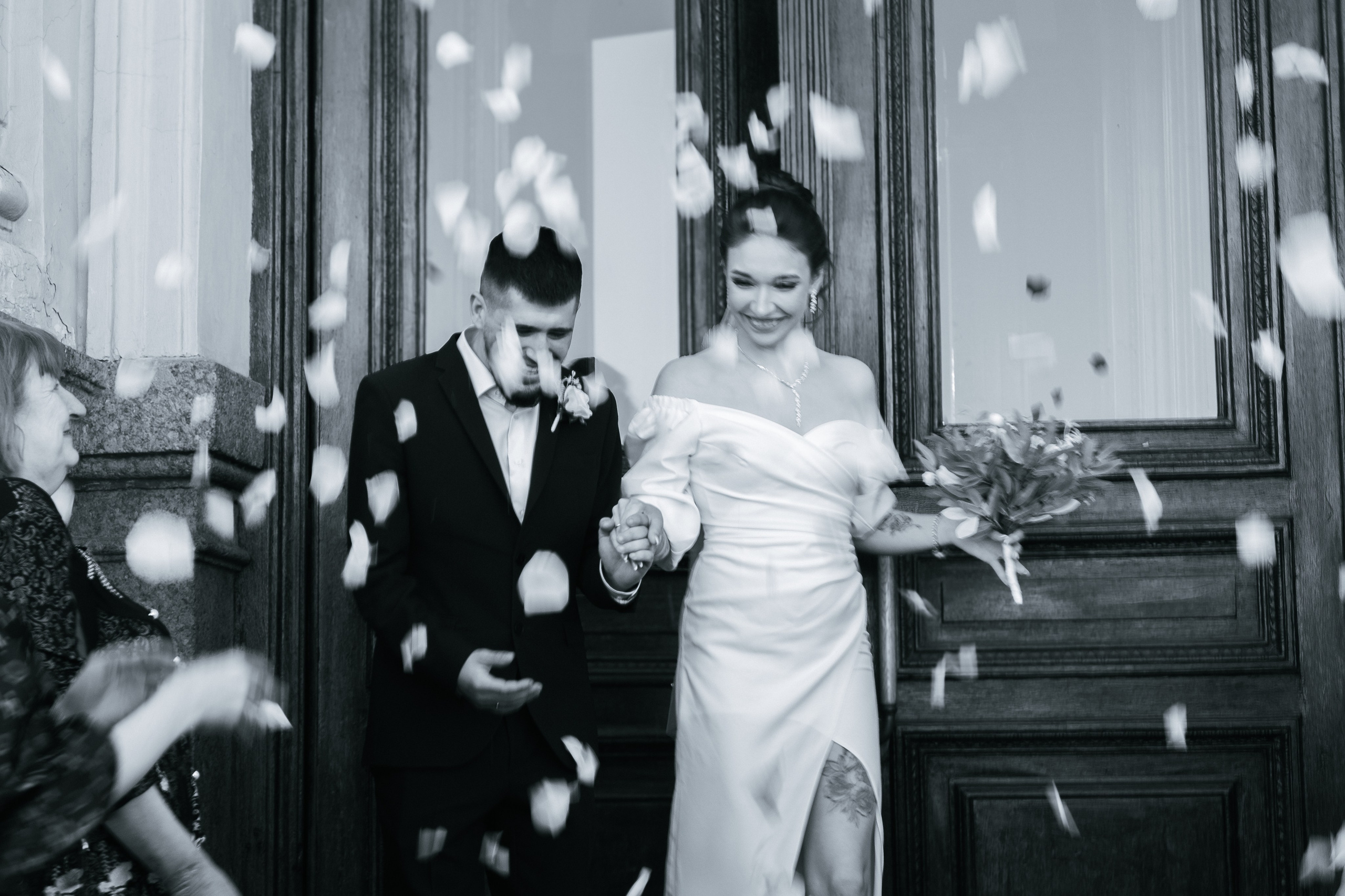 Быстрая фотосессия в ЗАГСе на Английской набережной. Professional photoartist in St. Petersburg (wedding, reportage, portrait, model book, love story) Alexander Shvedov