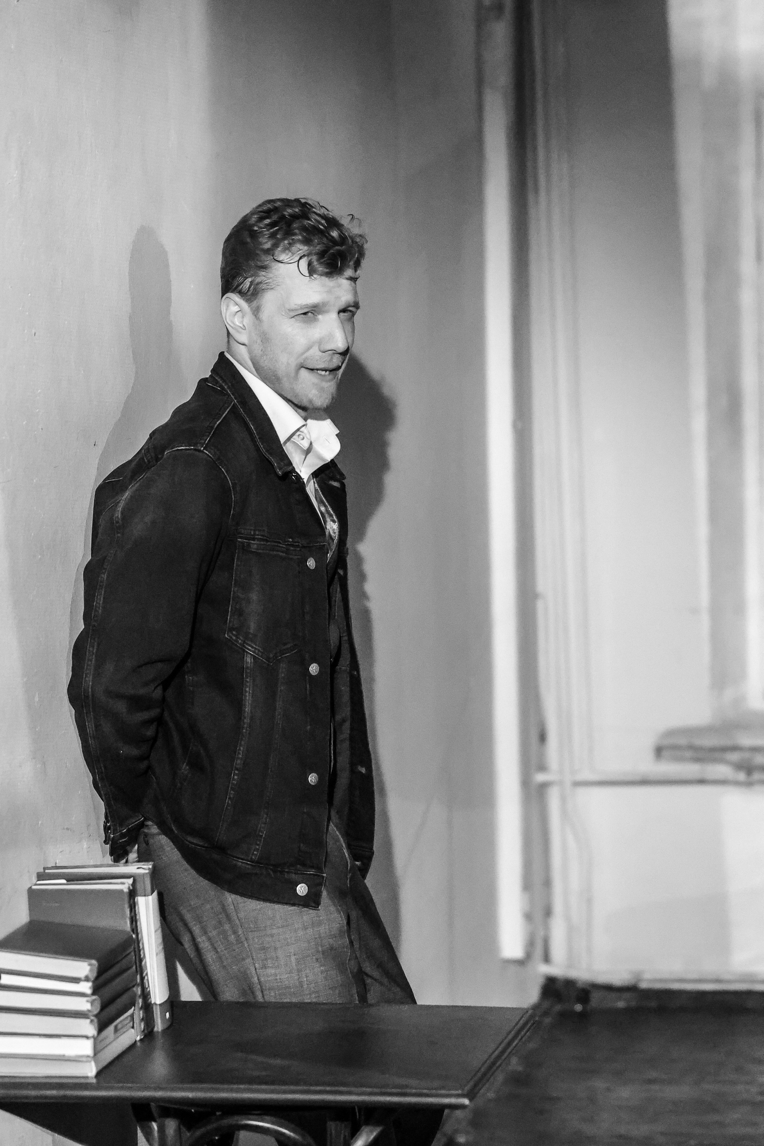 Маяковский.Прогулка.Театр СФЕРА. Reportage, architectural, fine art photographer Lena Melnikova in Moscow