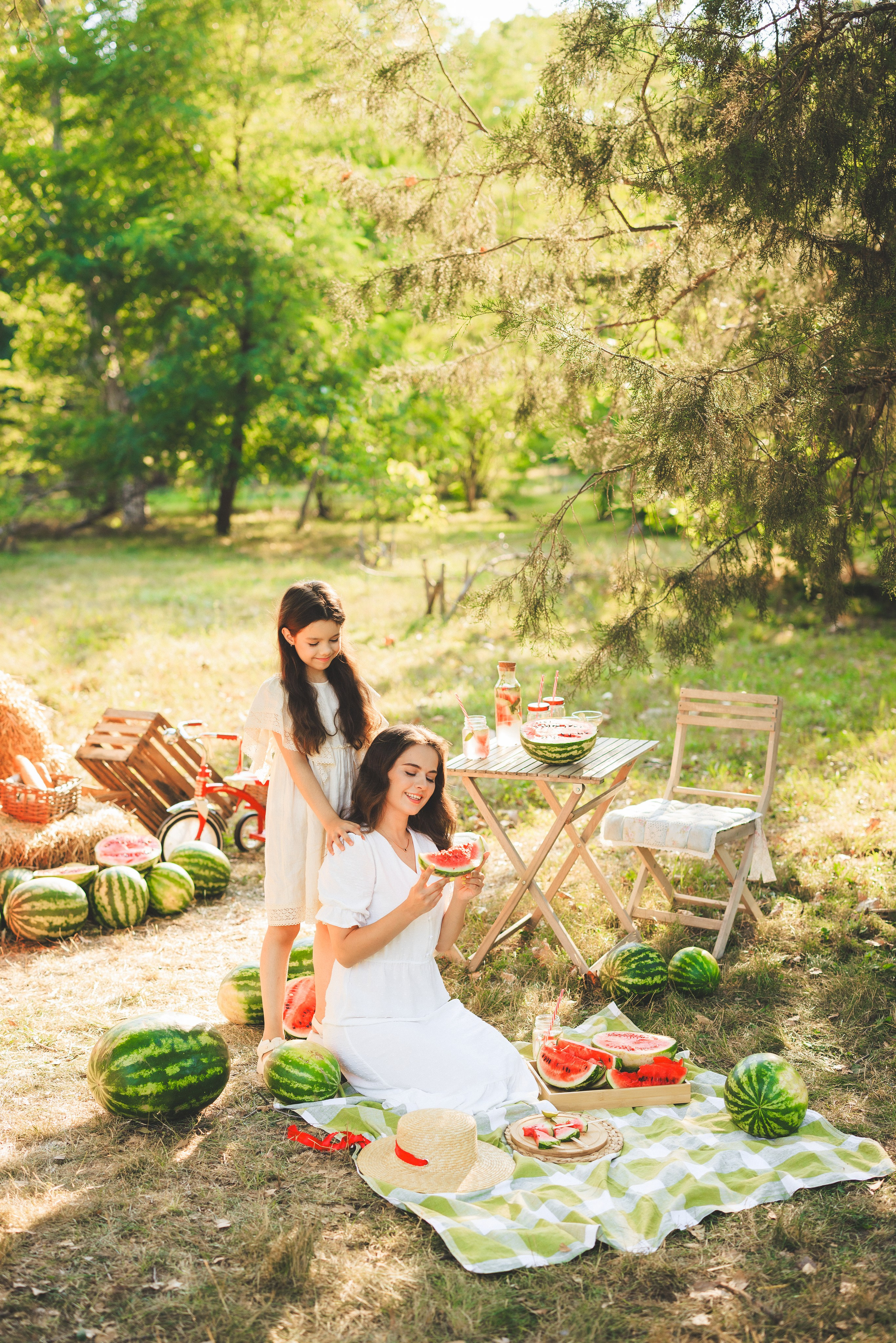 Летняя фотосессия с арбузами и ретро автомобилем. Семейный и детский фотограф в Краснодаре Анна Трашкова