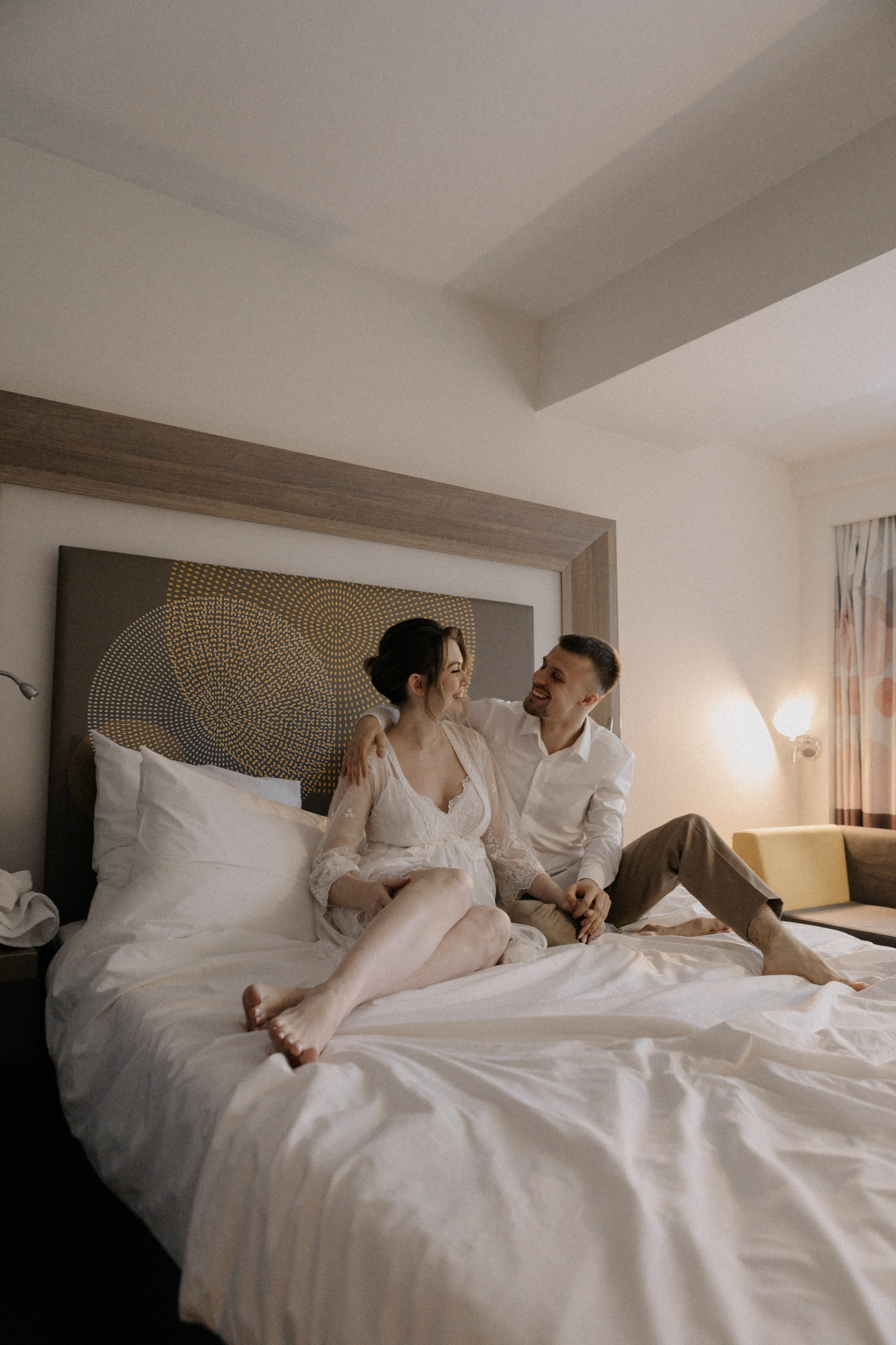 Ксюша и Илья. Утро в отеле роспись в Birds. Свадебный и портретный фотограф в Москве Анастасия Масюк