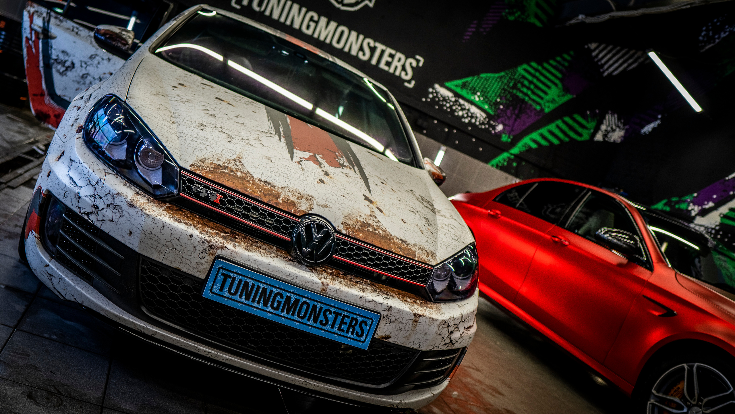 Винилография на VolksWagen Golf GTI. Студия дизайна и оклейки авто Barmaley Design