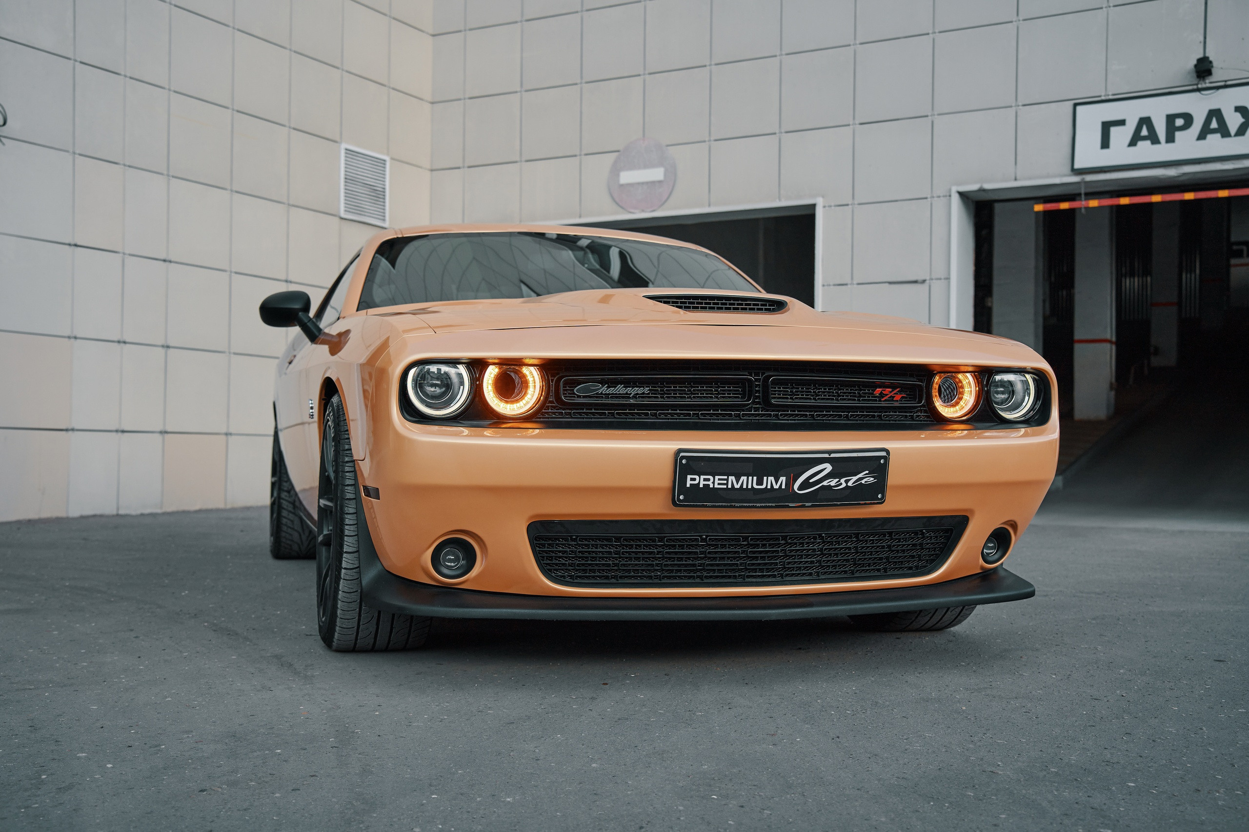 Винилография на Dodge Challenger. Студия дизайна и оклейки авто Barmaley Design