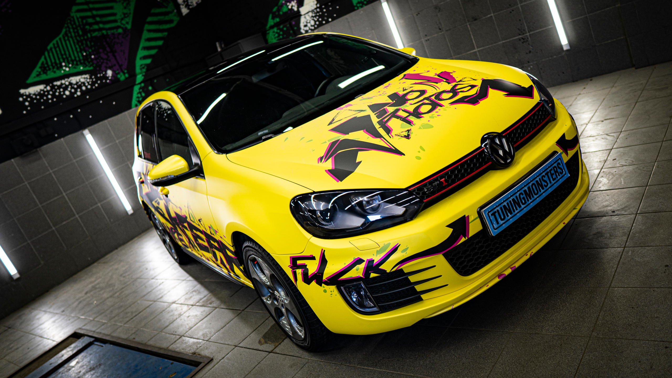 Винилография на VolksWagen Golf. Студия дизайна и оклейки авто Barmaley Design