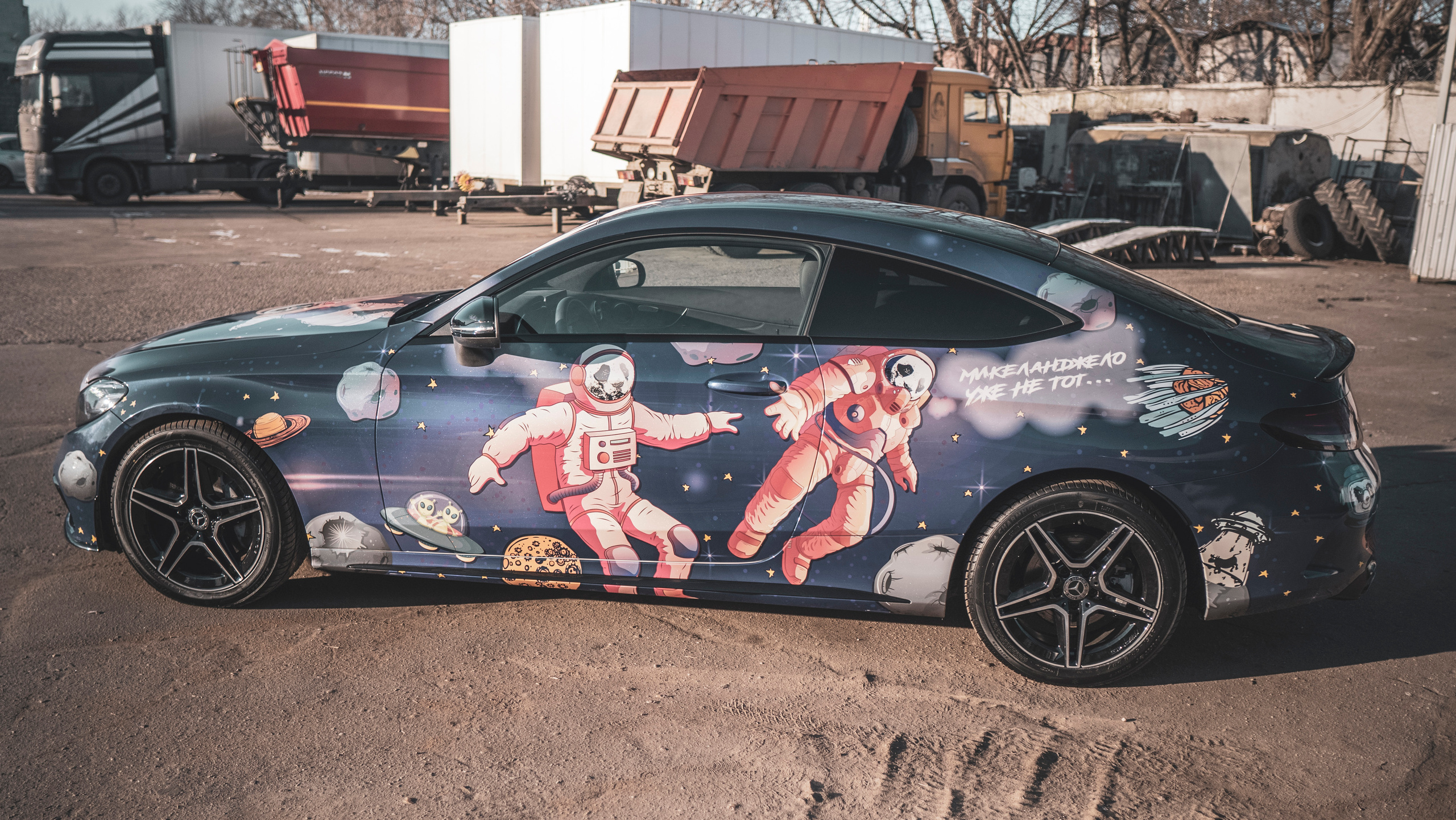 Винилография на Mercedes Benz E Coupe. Студия дизайна и оклейки авто Barmaley Design