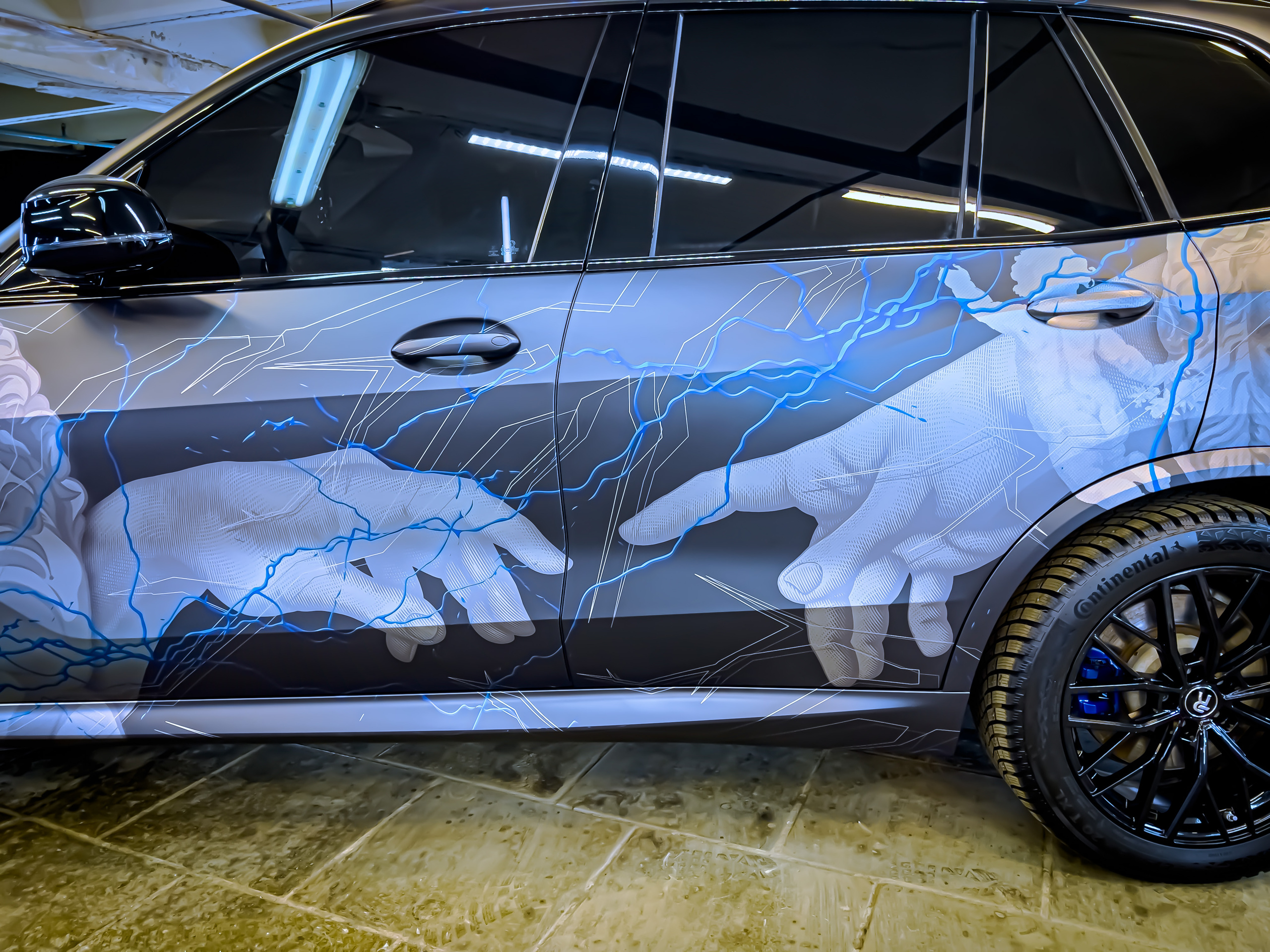 Винилография на BMW X5. Студия дизайна и оклейки авто Barmaley Design