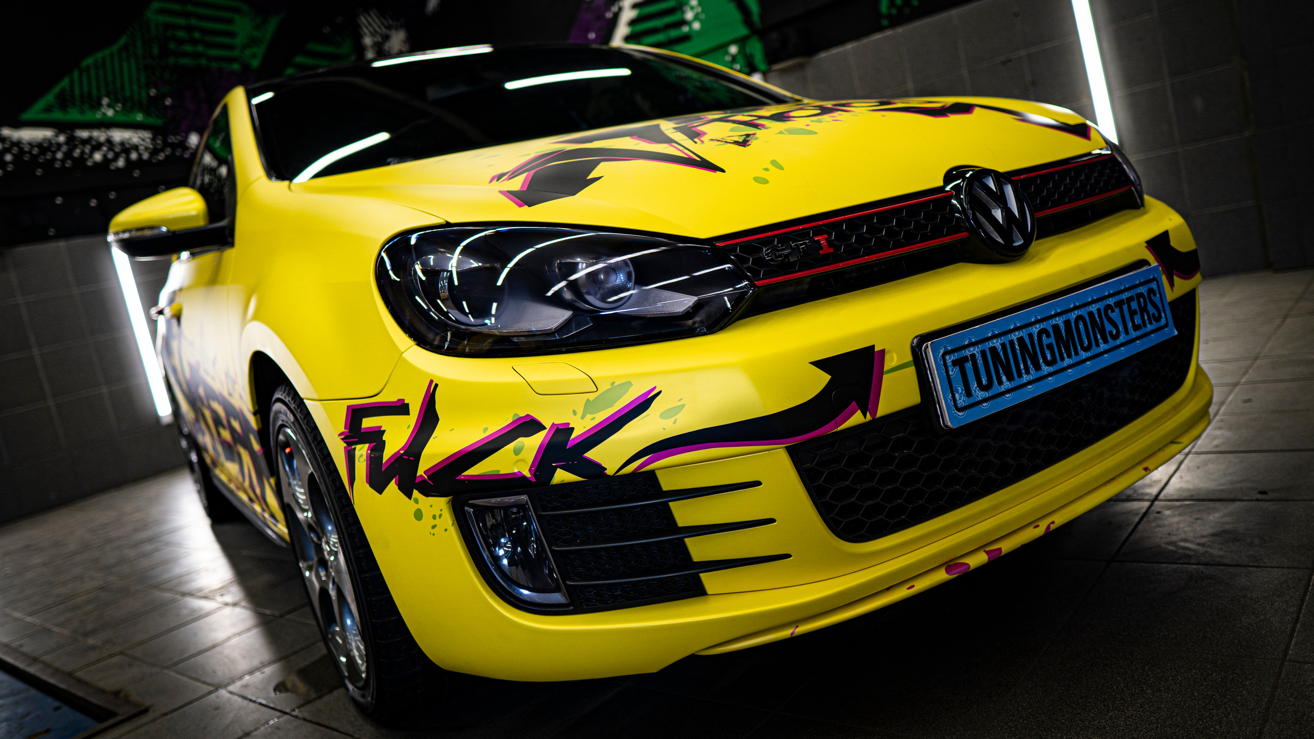 Винилография на VolksWagen Golf. Студия дизайна и оклейки авто Barmaley Design