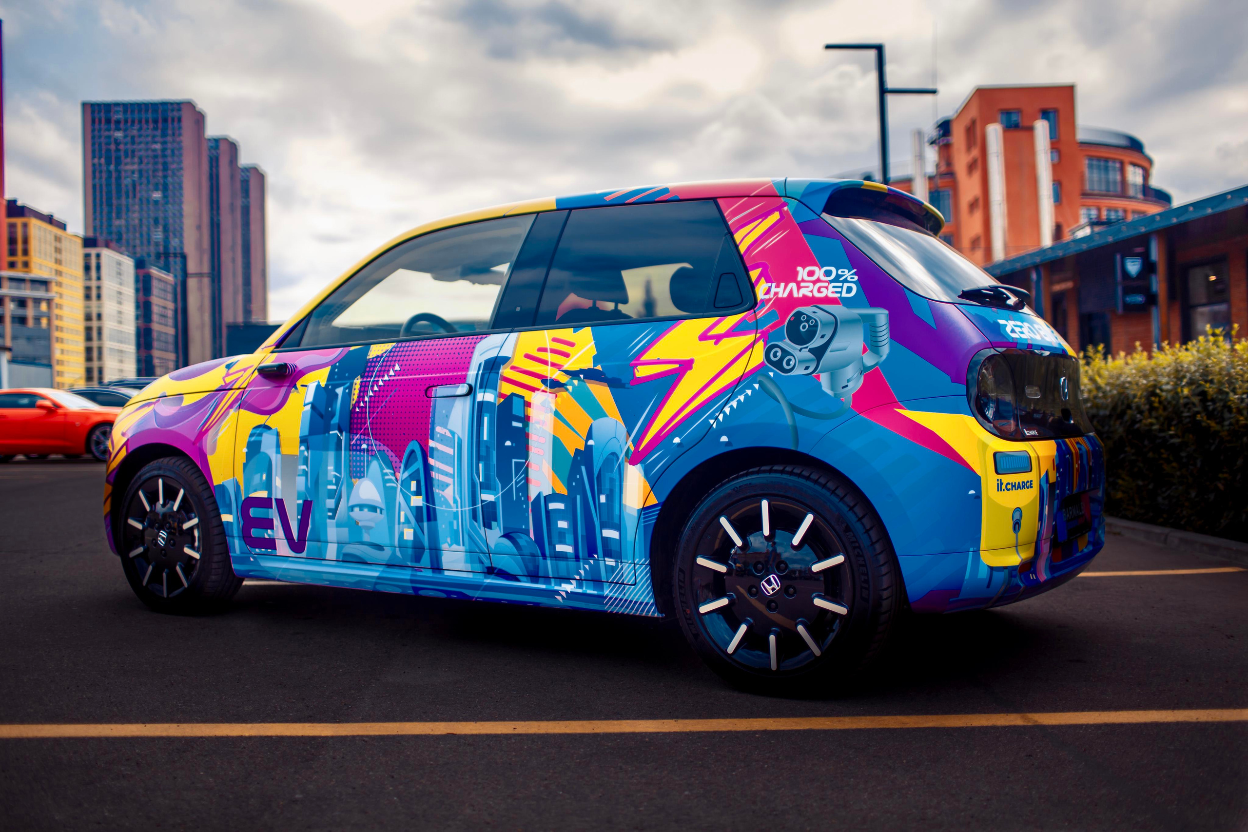 Винилография на Honda E. Студия дизайна и оклейки авто Barmaley Design