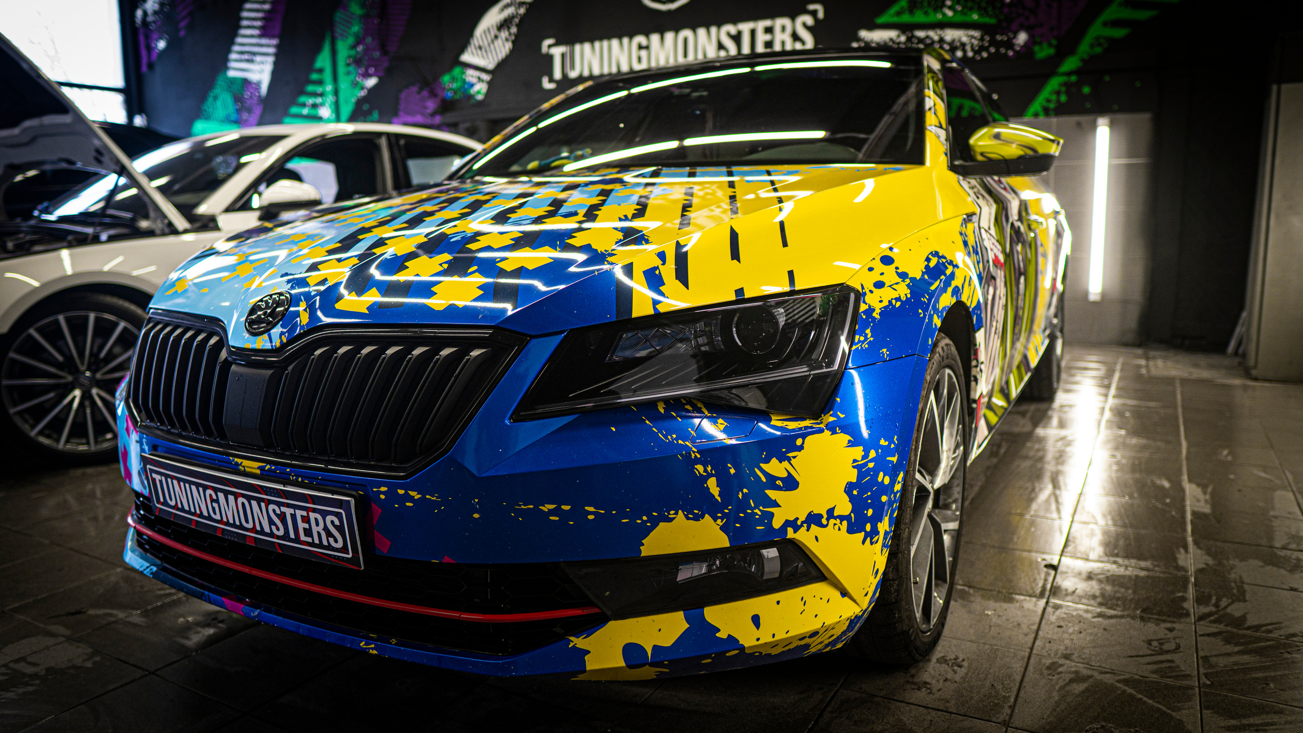 Винилография на Skoda Superb. Студия дизайна и оклейки авто Barmaley Design