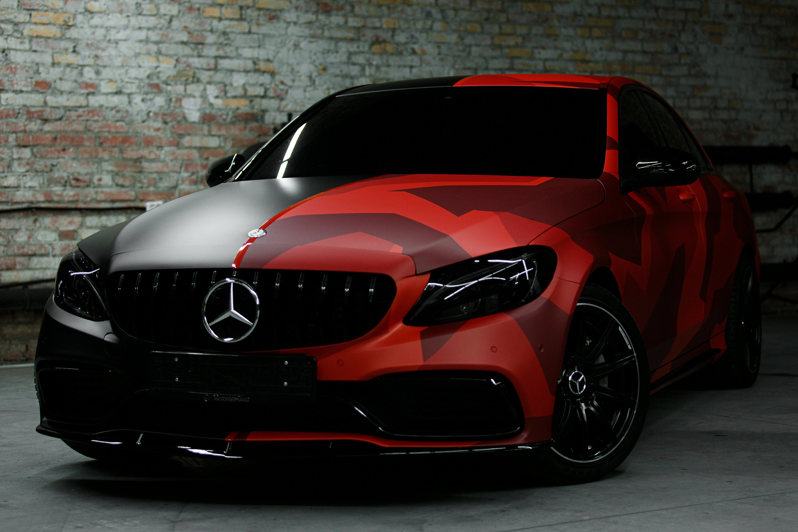 Винилография на Mercedes Benz C. Студия дизайна и оклейки авто Barmaley Design