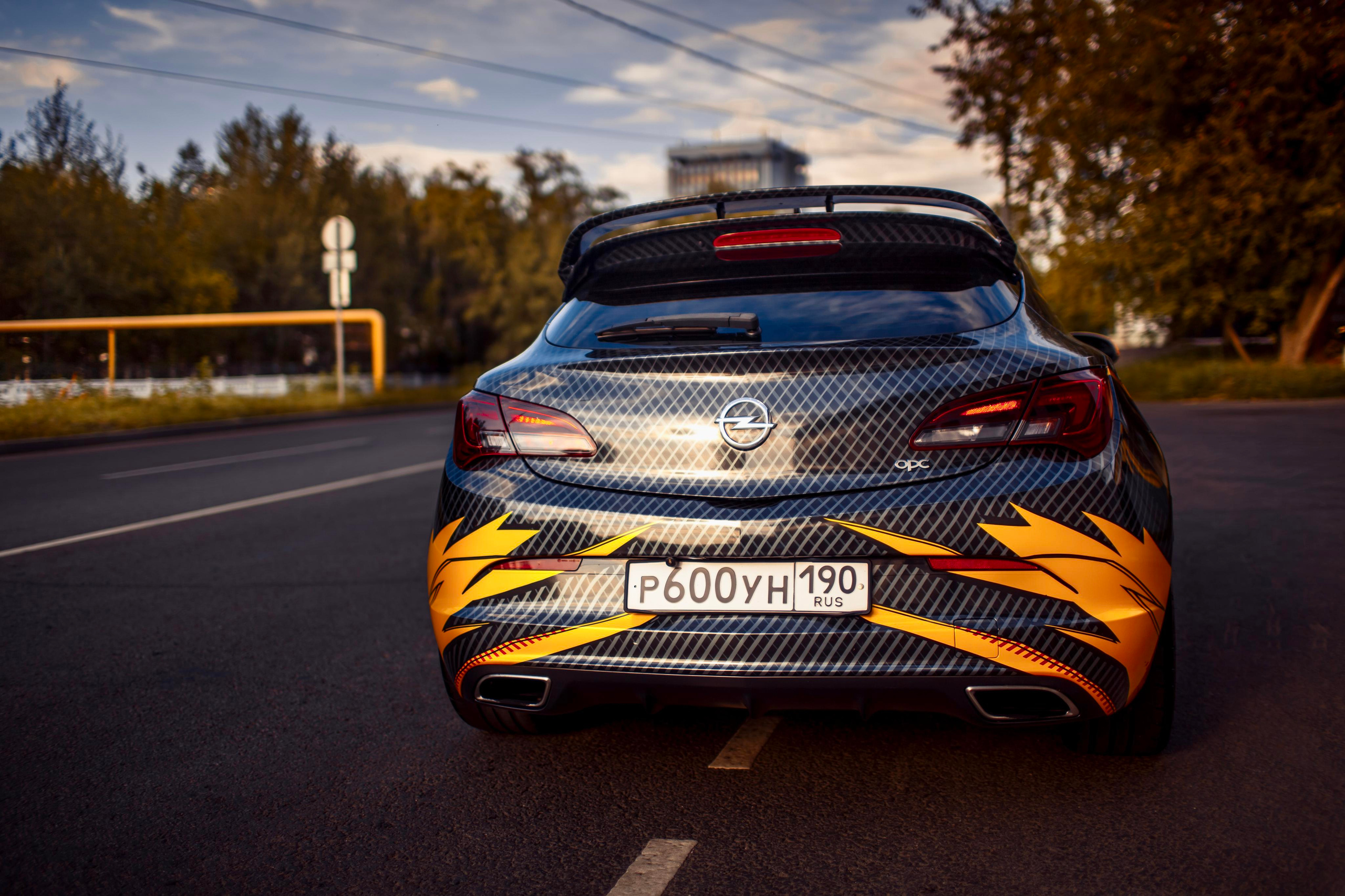 Винилография на Opel Astra OPC. Студия дизайна и оклейки авто Barmaley Design