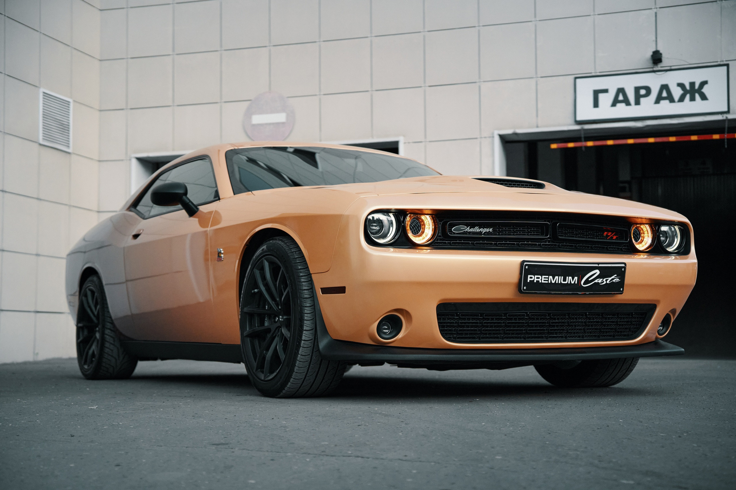 Винилография на Dodge Challenger. Студия дизайна и оклейки авто Barmaley Design