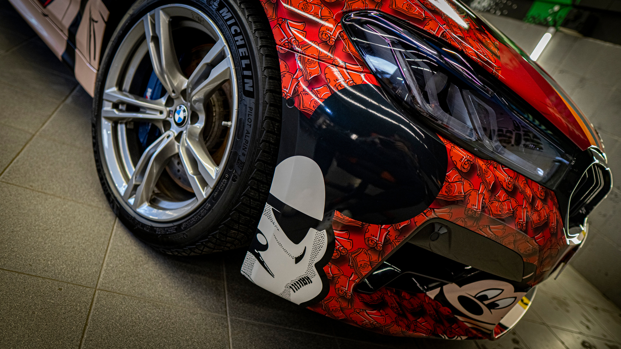 Винилография на BMW M5. Студия дизайна и оклейки авто Barmaley Design