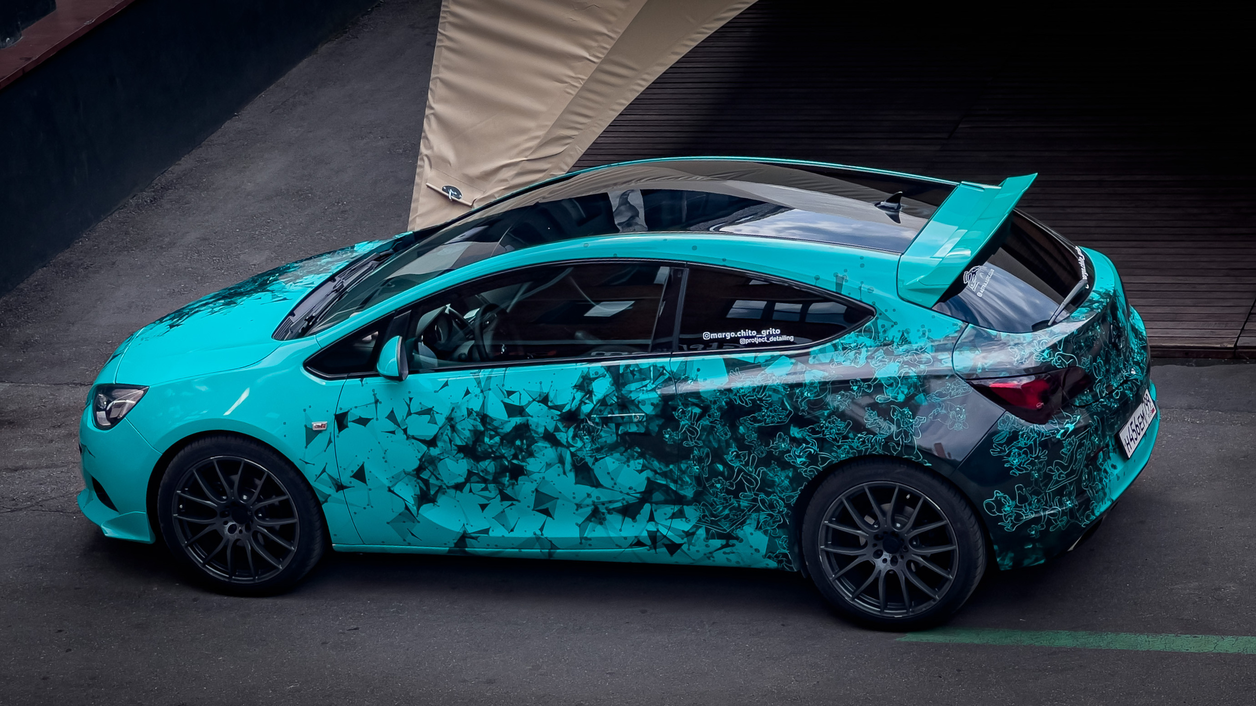 Винилография на Opel Astra J GTC. Студия дизайна и оклейки авто Barmaley Design