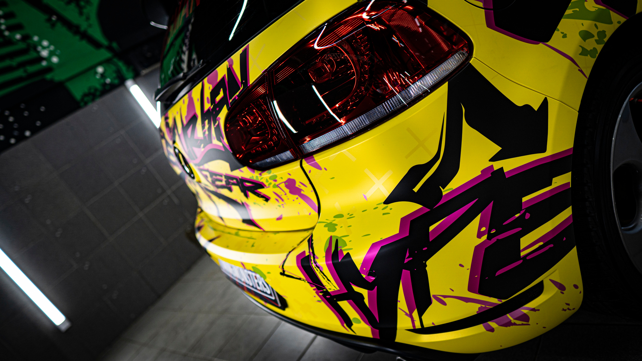 Винилография на VolksWagen Golf. Студия дизайна и оклейки авто Barmaley Design