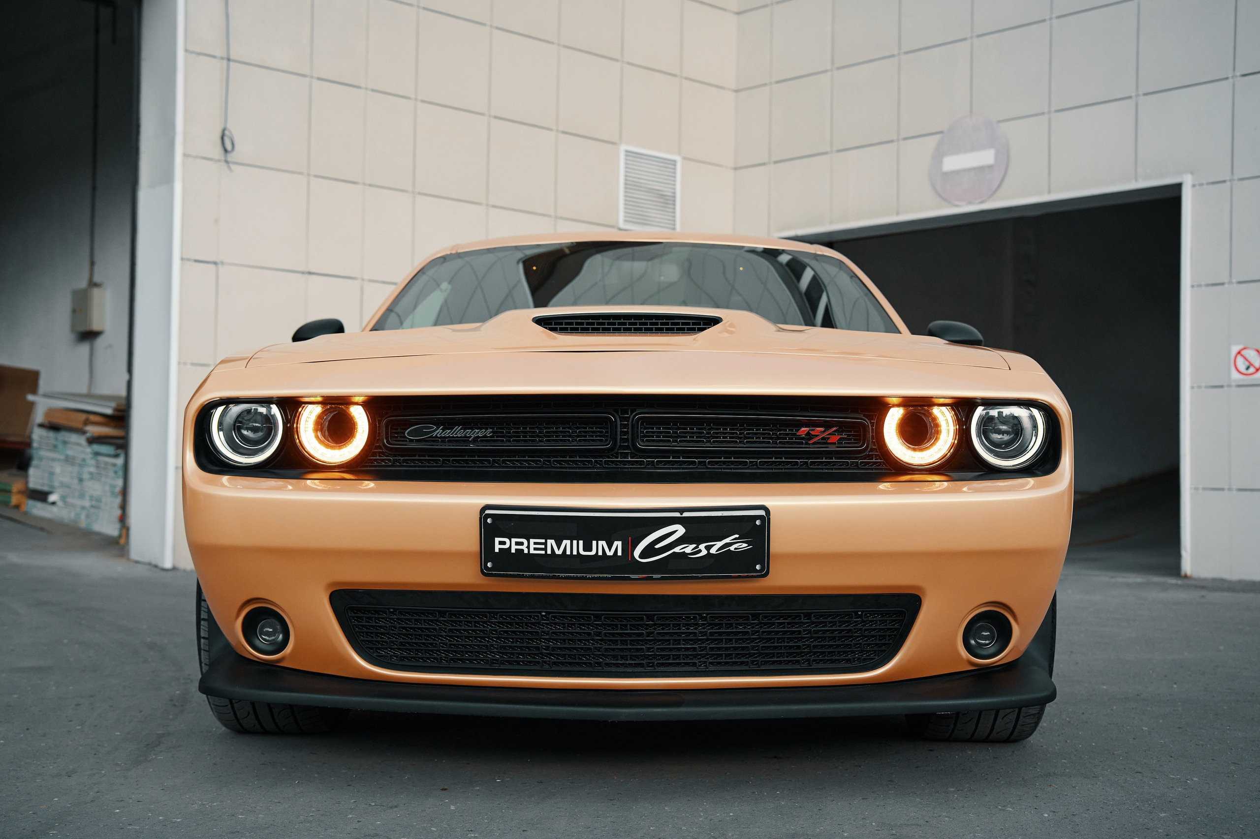 Винилография на Dodge Challenger. Студия дизайна и оклейки авто Barmaley Design