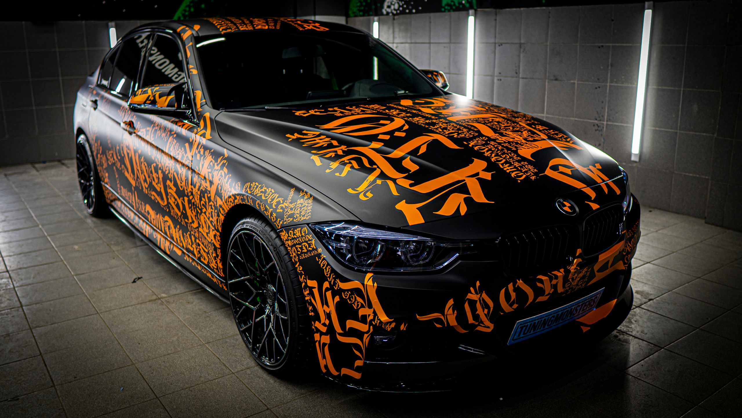 Винилография на BMW 3 F30. Студия дизайна и оклейки авто Barmaley Design