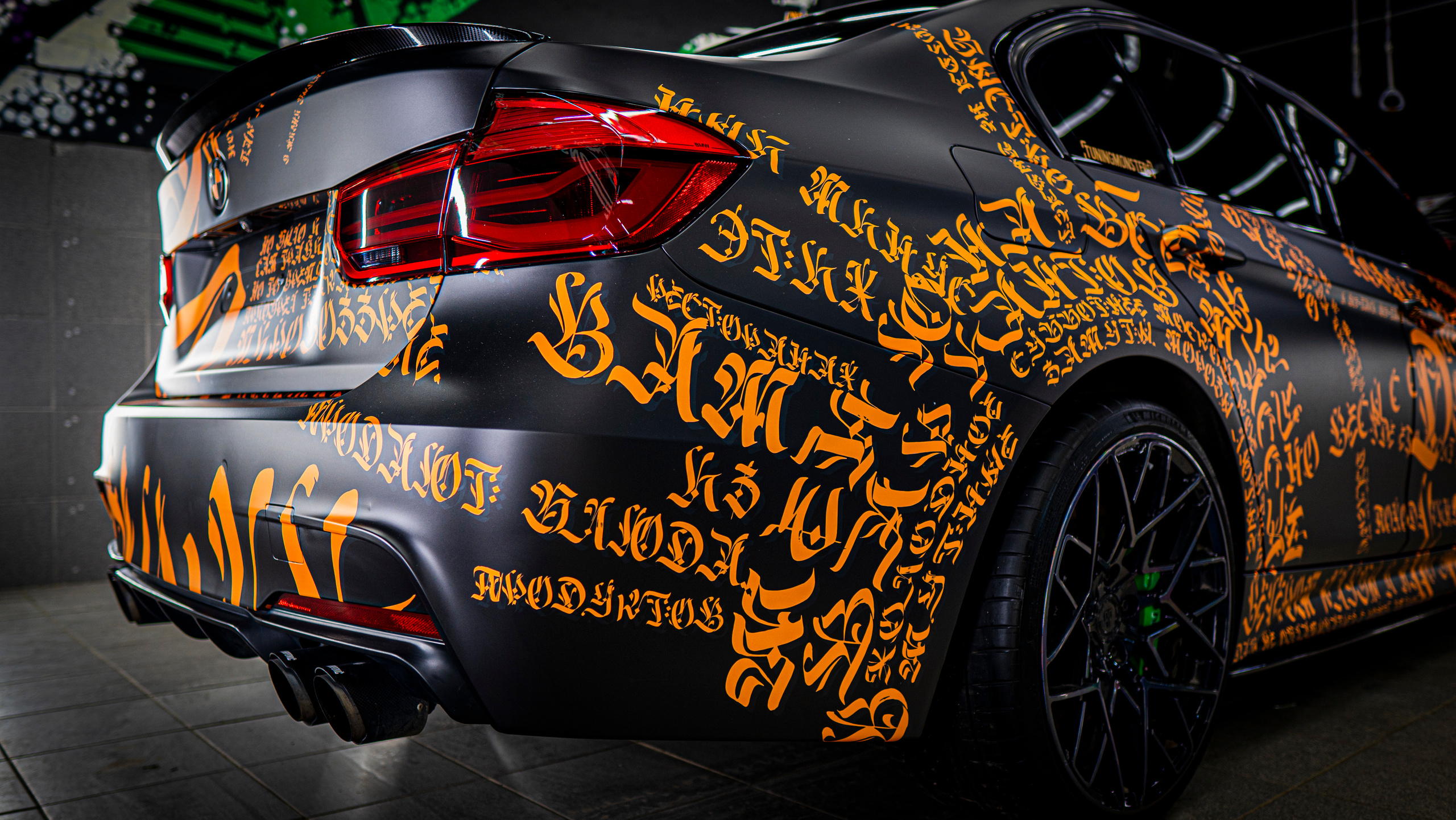 Винилография на BMW 3 F30. Студия дизайна и оклейки авто Barmaley Design