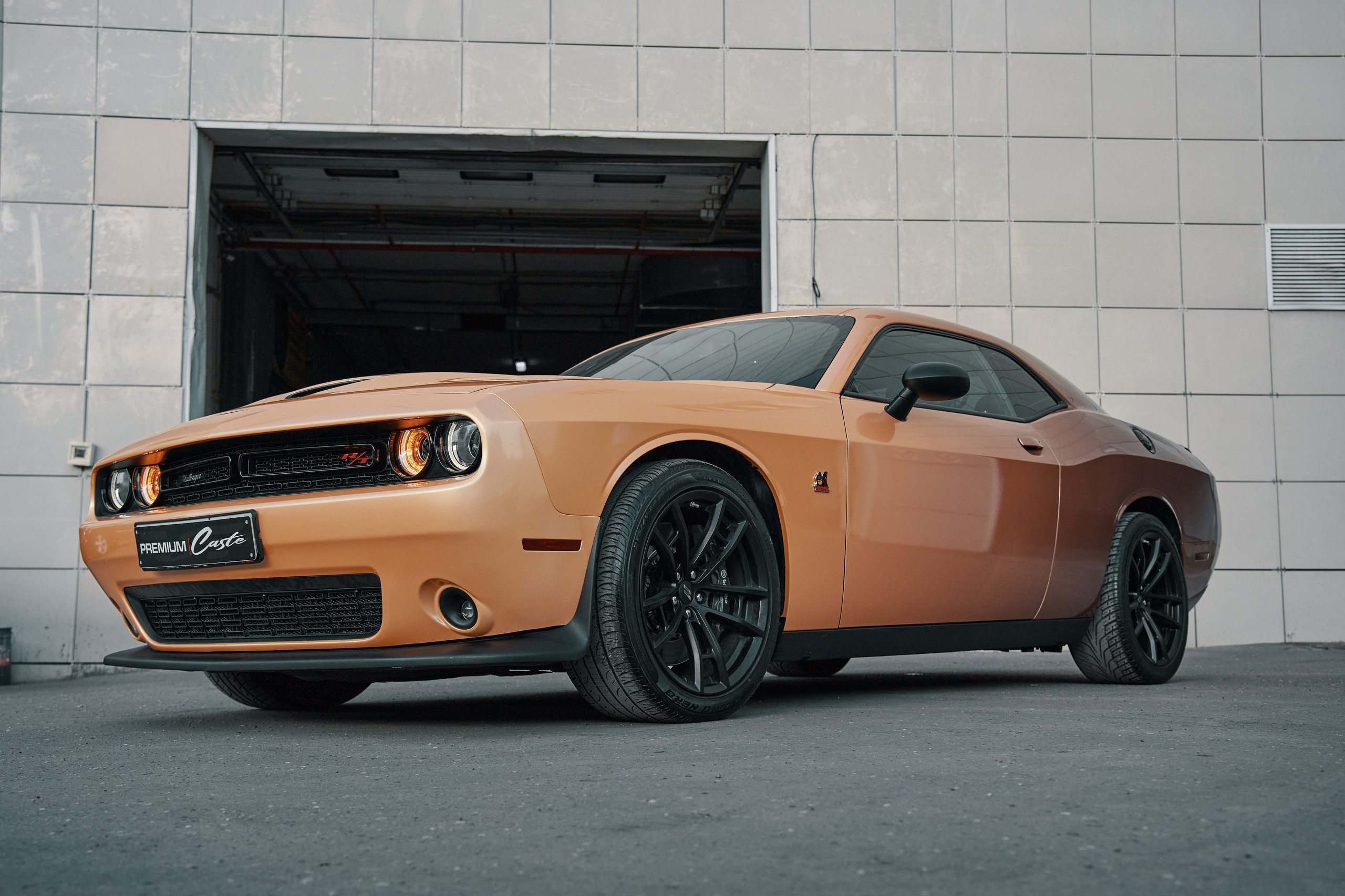 Винилография на Dodge Challenger. Студия дизайна и оклейки авто Barmaley Design