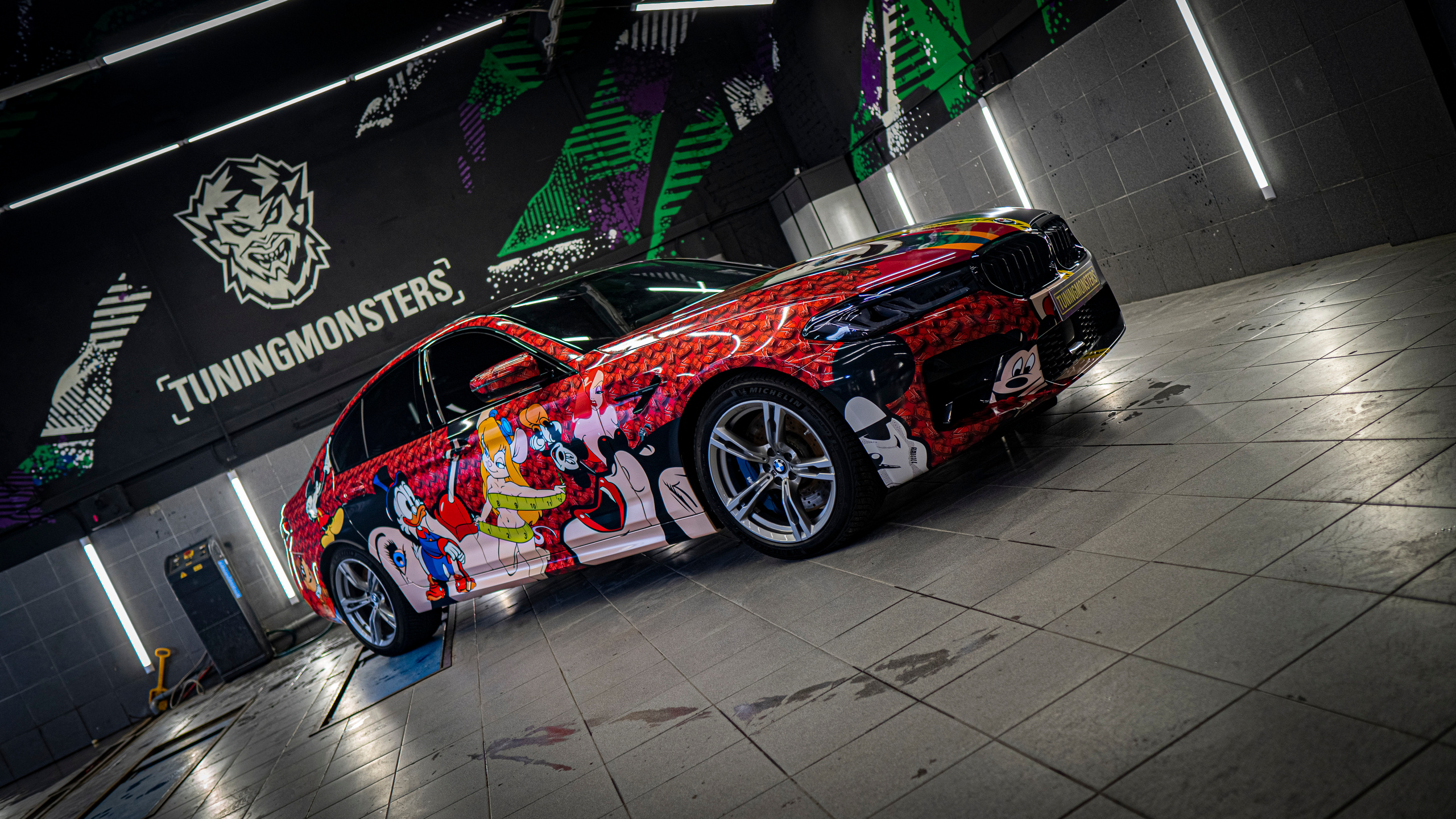 Винилография на BMW M5. Студия дизайна и оклейки авто Barmaley Design