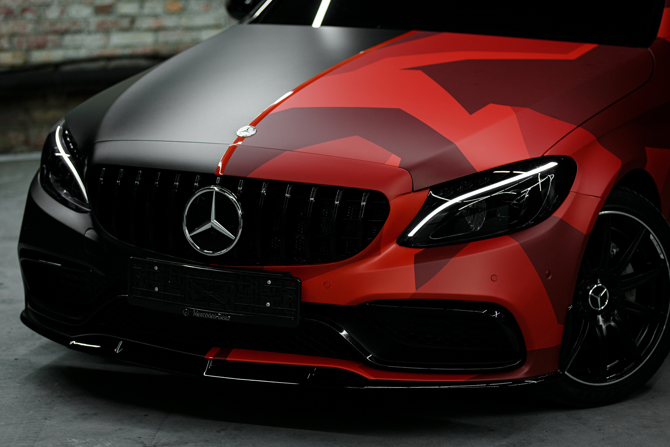 Винилография на Mercedes Benz C. Студия дизайна и оклейки авто Barmaley Design