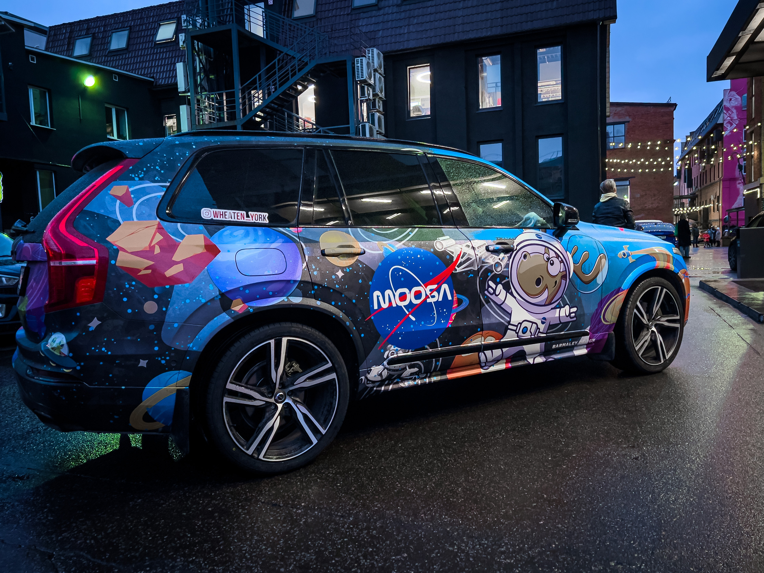 Винилография на Volvo XC90. Студия дизайна и оклейки авто Barmaley Design