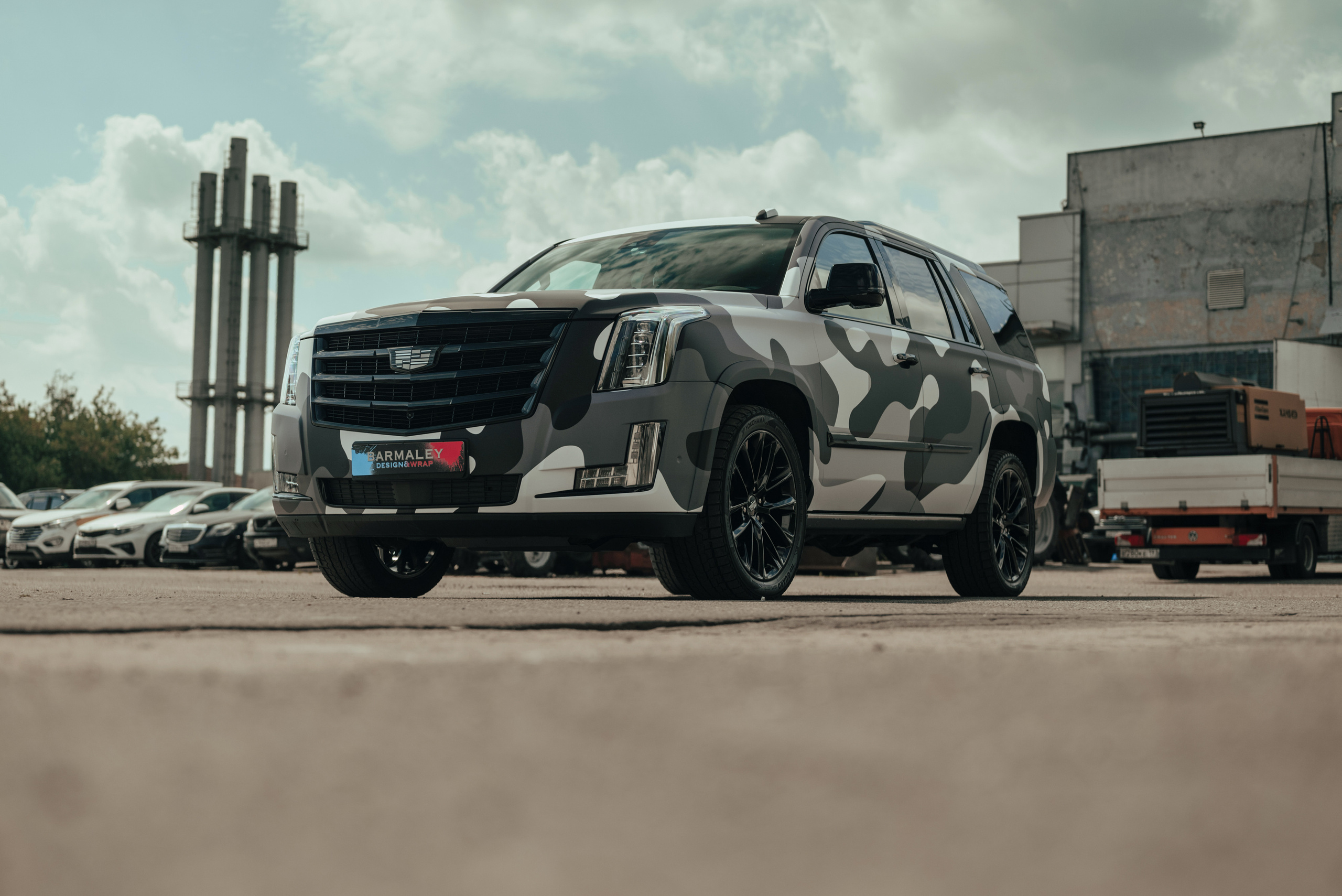 Винилография на Cadillac Escalade. Студия дизайна и оклейки авто Barmaley Design