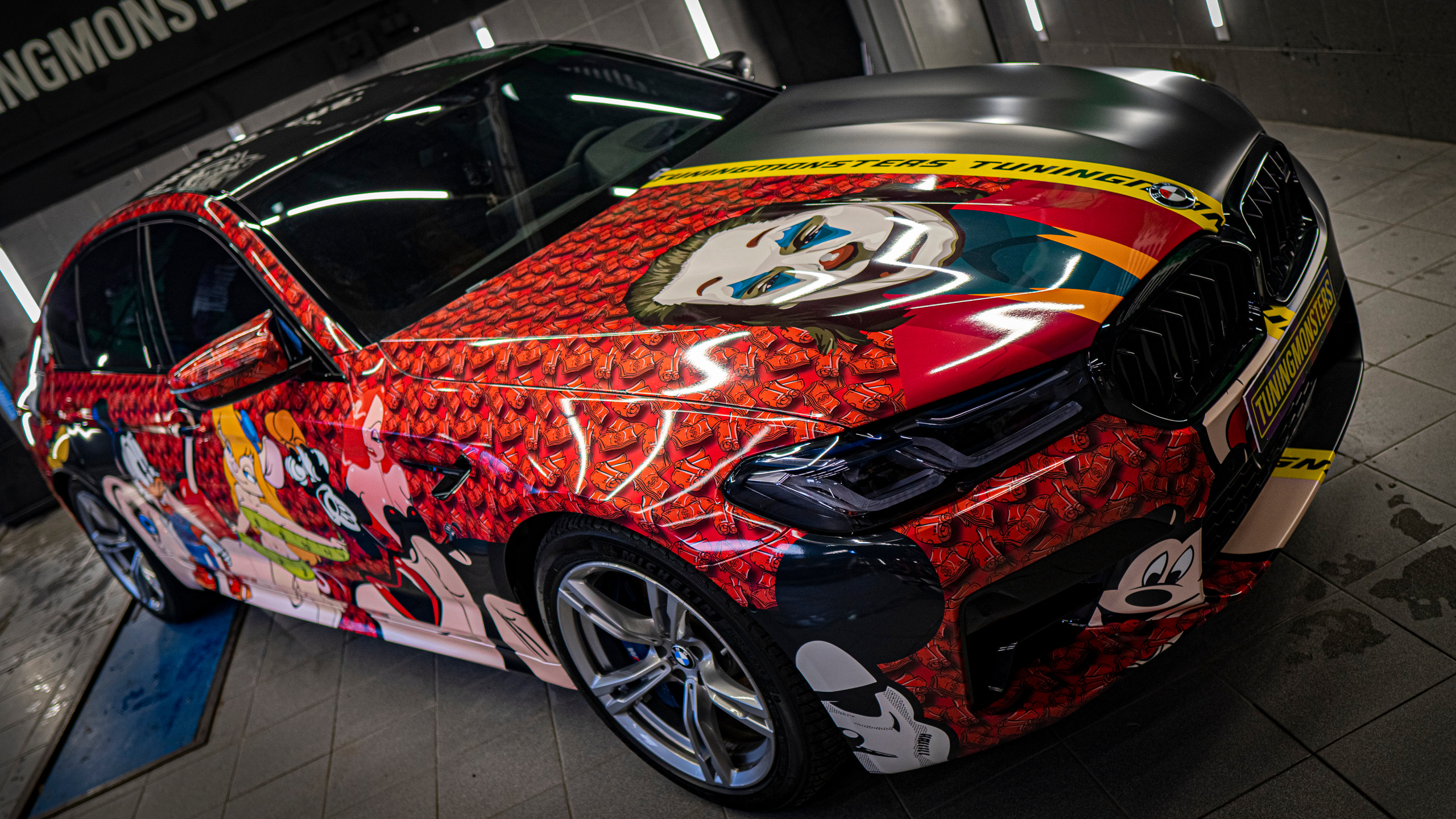 Винилография на BMW M5. Студия дизайна и оклейки авто Barmaley Design