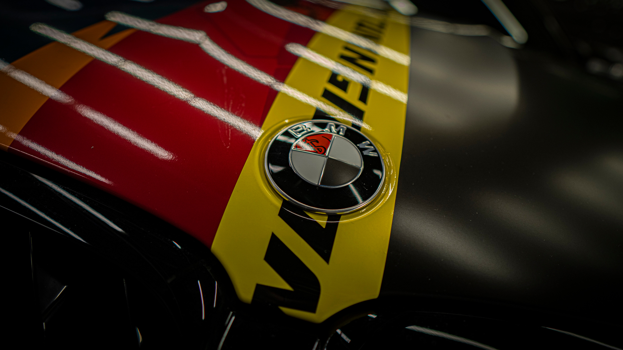 Винилография на BMW M5. Студия дизайна и оклейки авто Barmaley Design