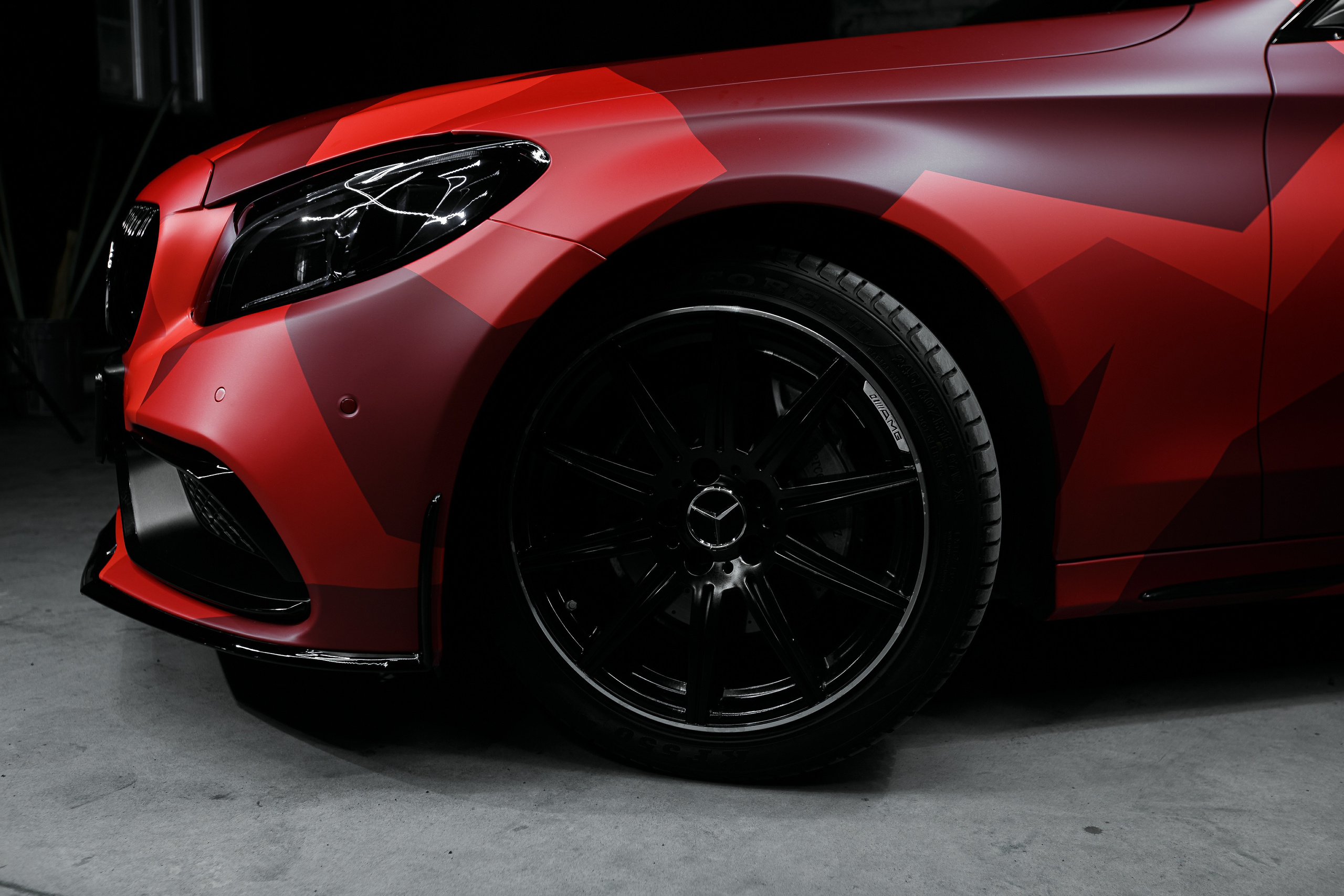 Винилография на Mercedes Benz C. Студия дизайна и оклейки авто Barmaley Design