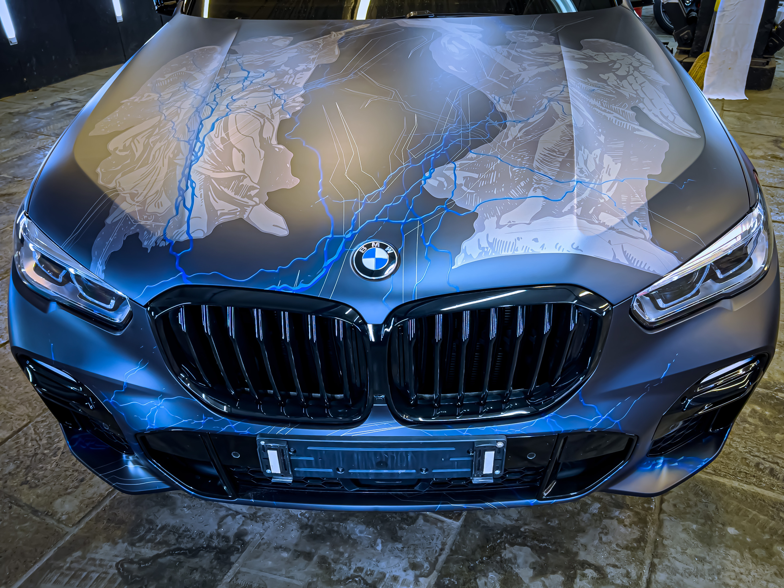 Винилография на BMW X5. Студия дизайна и оклейки авто Barmaley Design