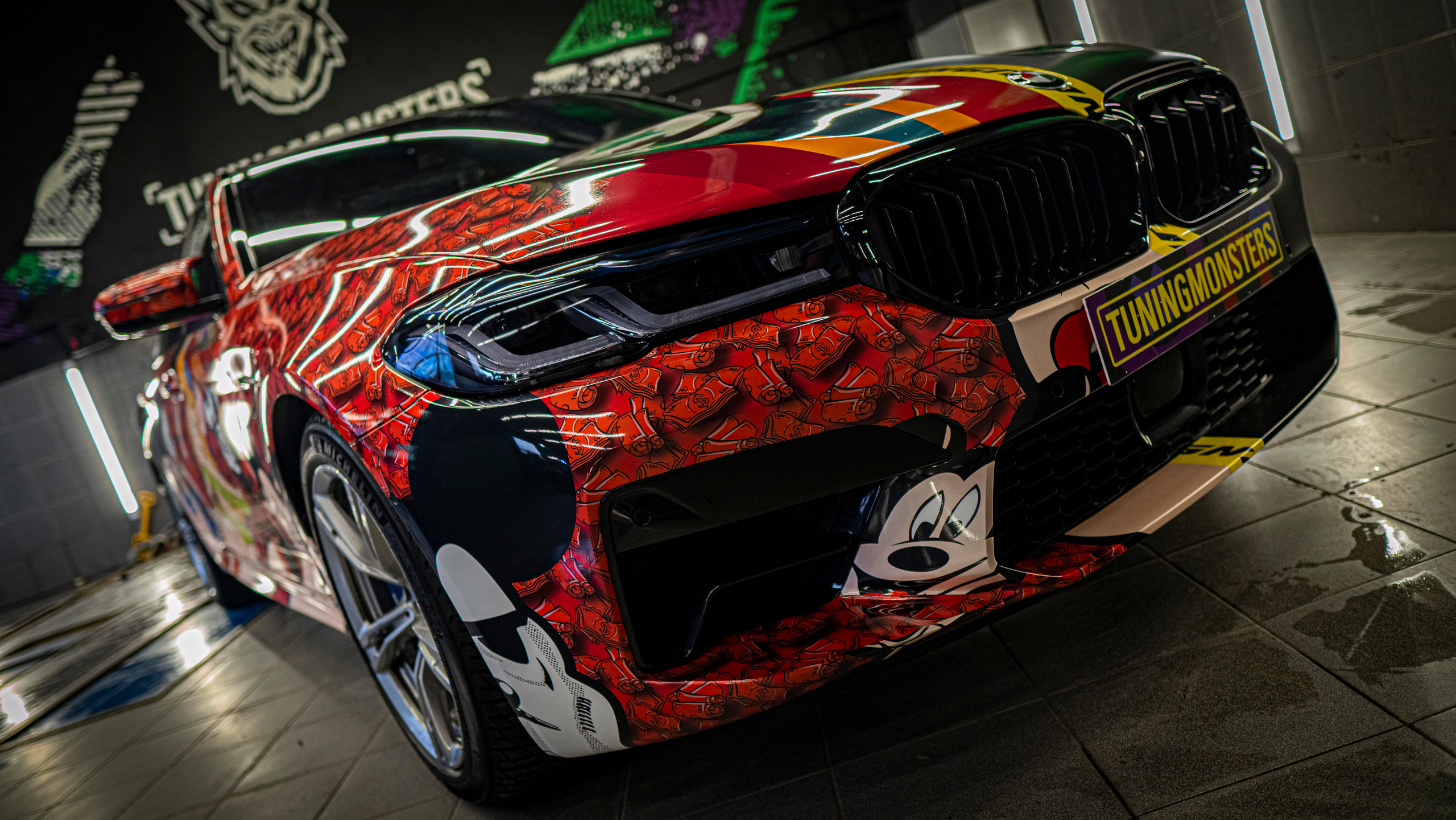 Винилография на BMW M5. Студия дизайна и оклейки авто Barmaley Design