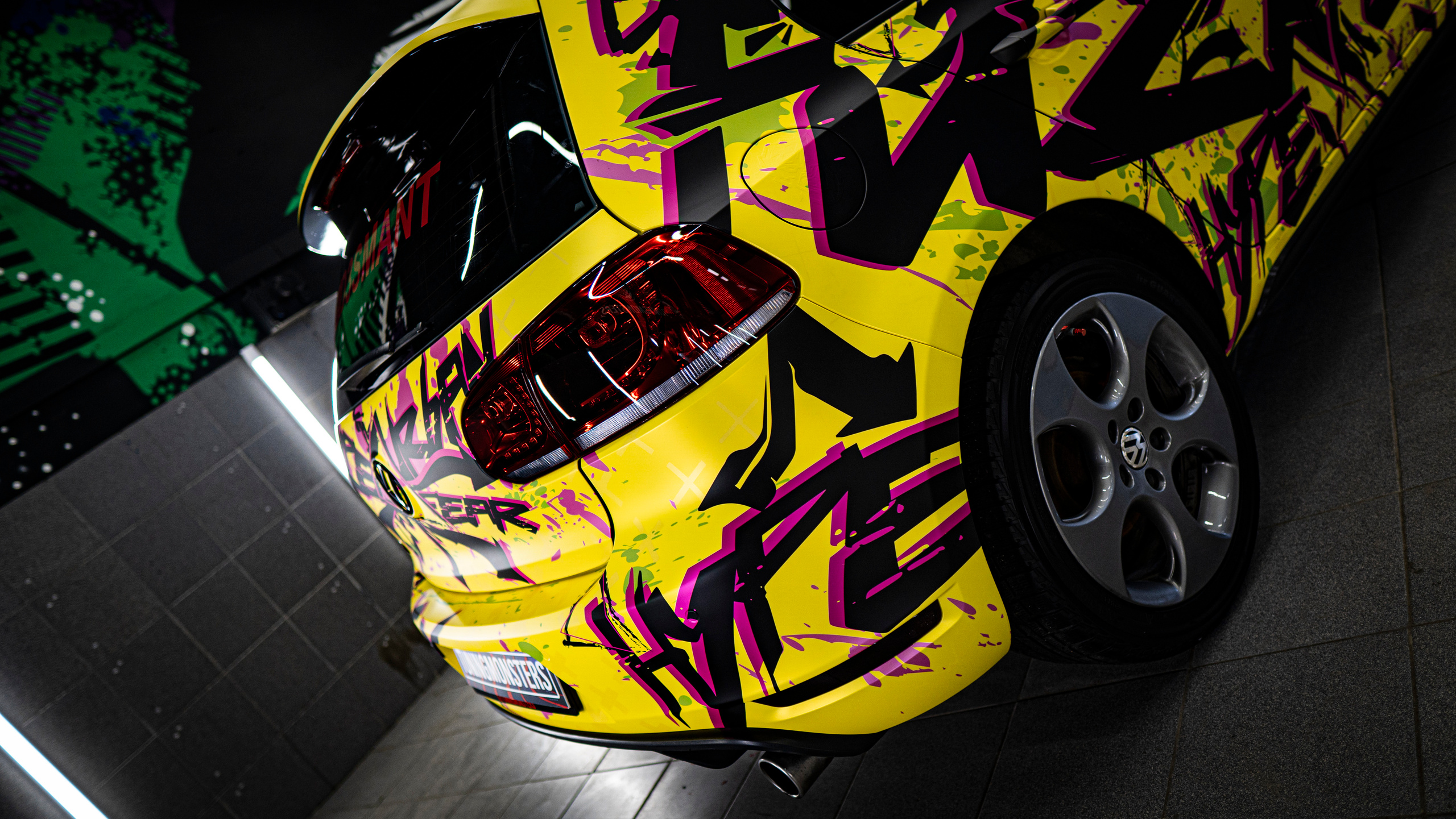 Винилография на VolksWagen Golf. Студия дизайна и оклейки авто Barmaley Design