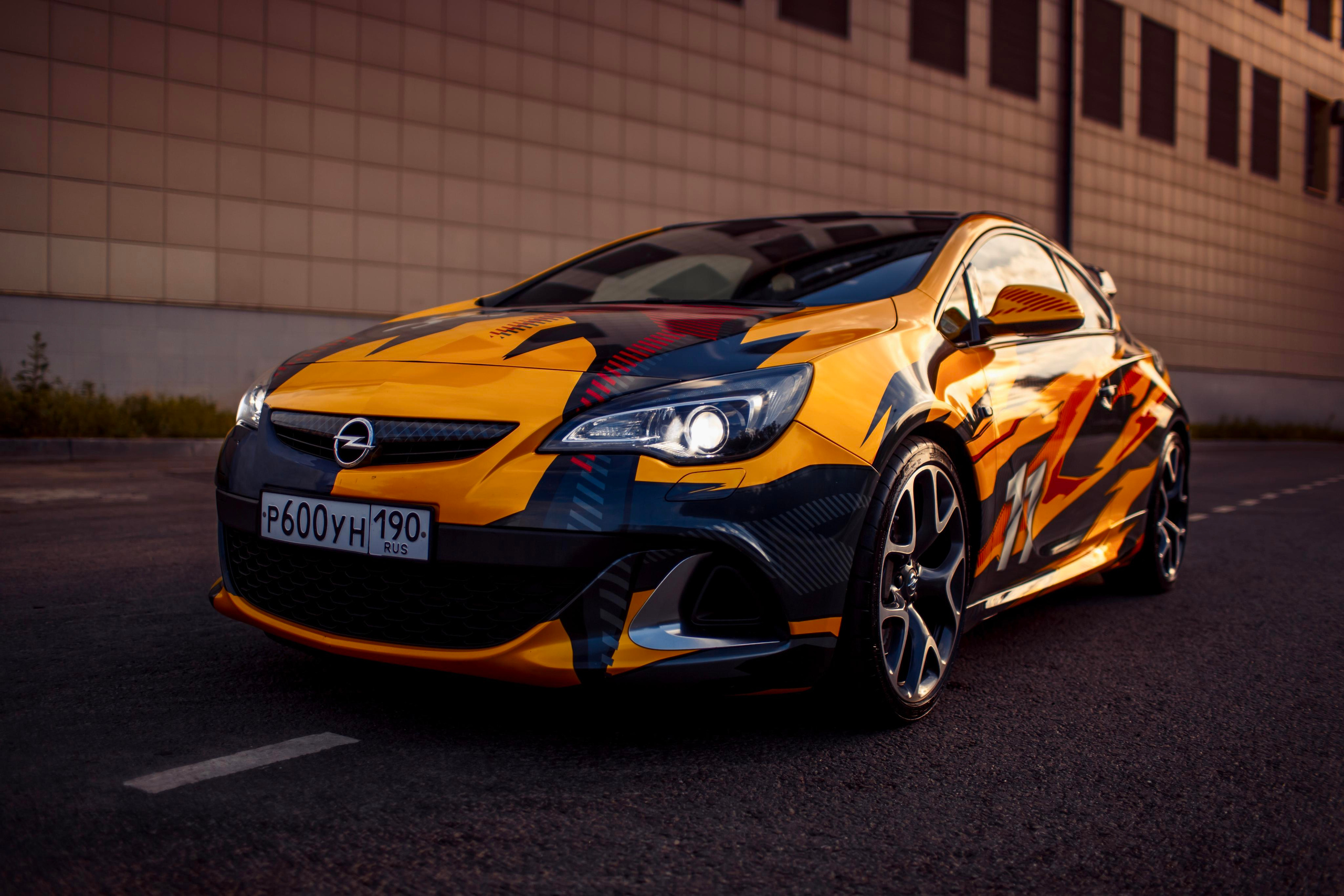 Винилография на Opel Astra OPC. Студия дизайна и оклейки авто Barmaley Design