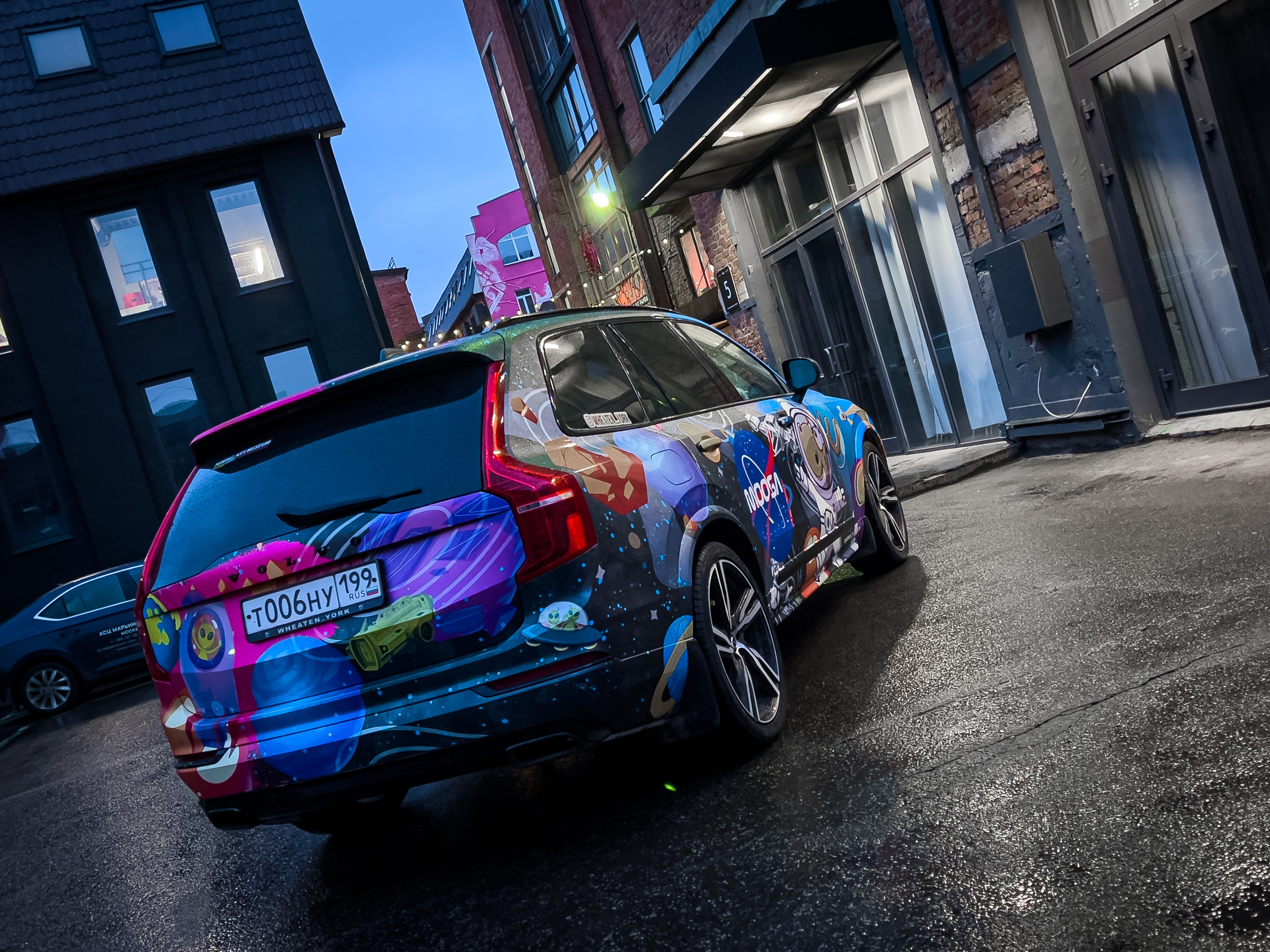 Винилография на Volvo XC90. Студия дизайна и оклейки авто Barmaley Design