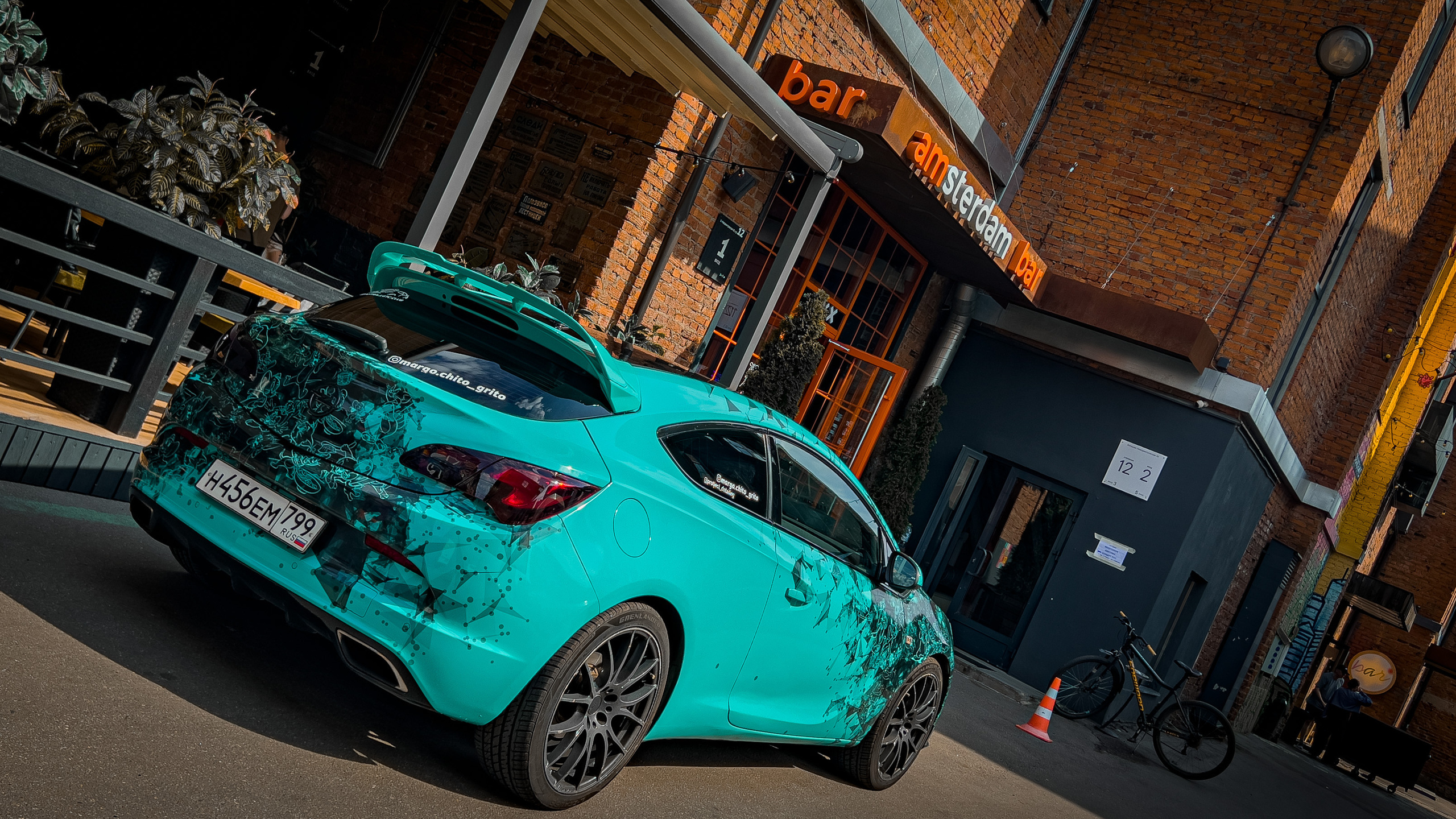 Винилография на Opel Astra J GTC. Студия дизайна и оклейки авто Barmaley Design