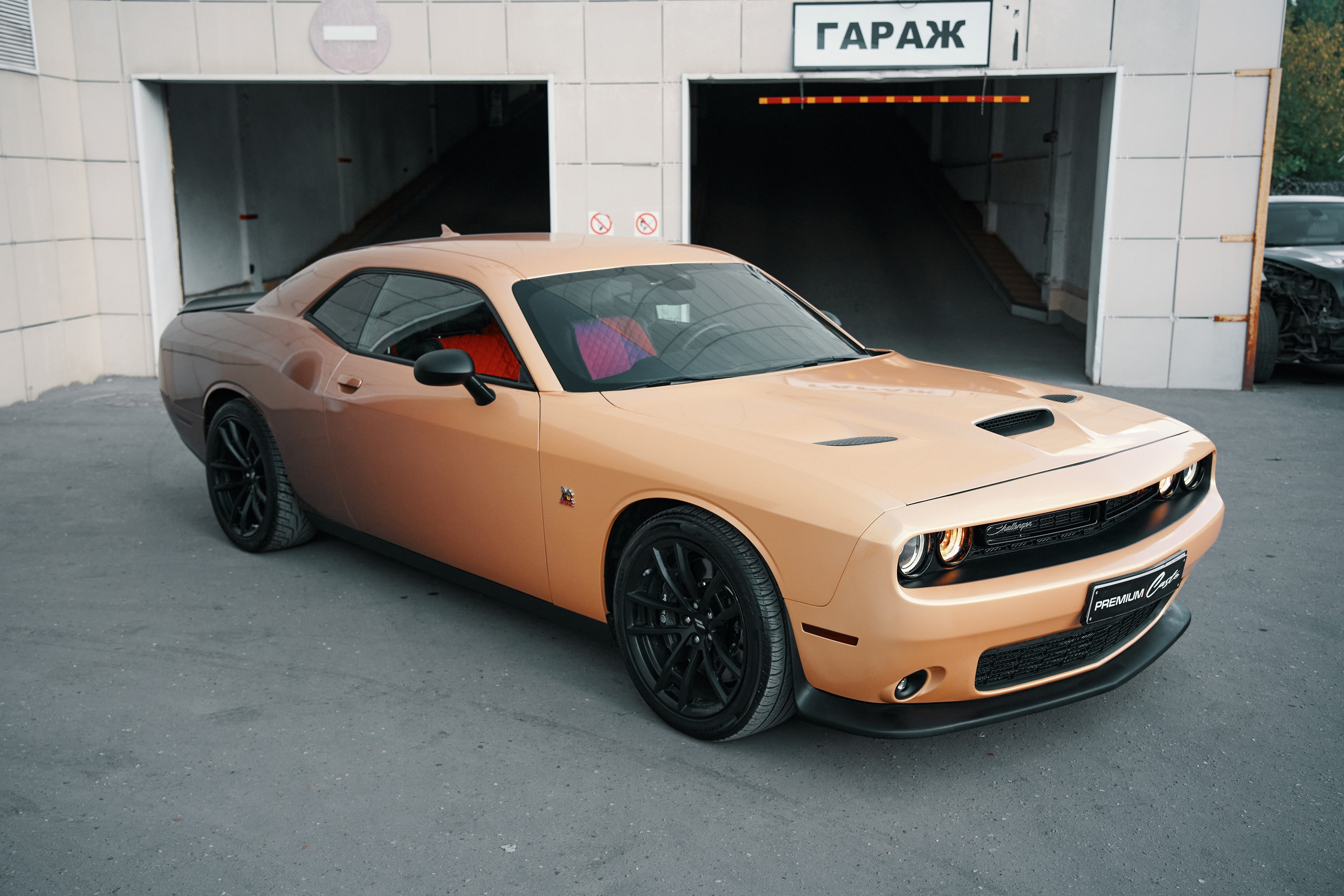 Винилография на Dodge Challenger. Студия дизайна и оклейки авто Barmaley Design