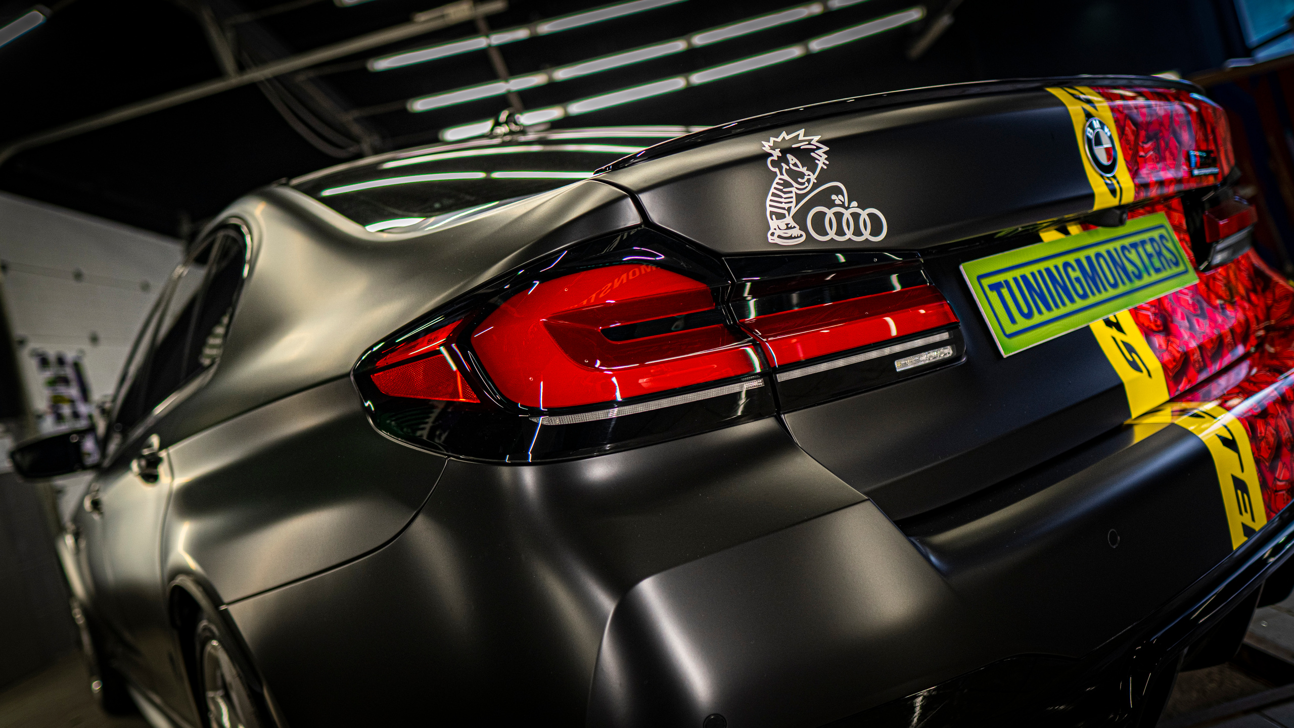 Винилография на BMW M5. Студия дизайна и оклейки авто Barmaley Design