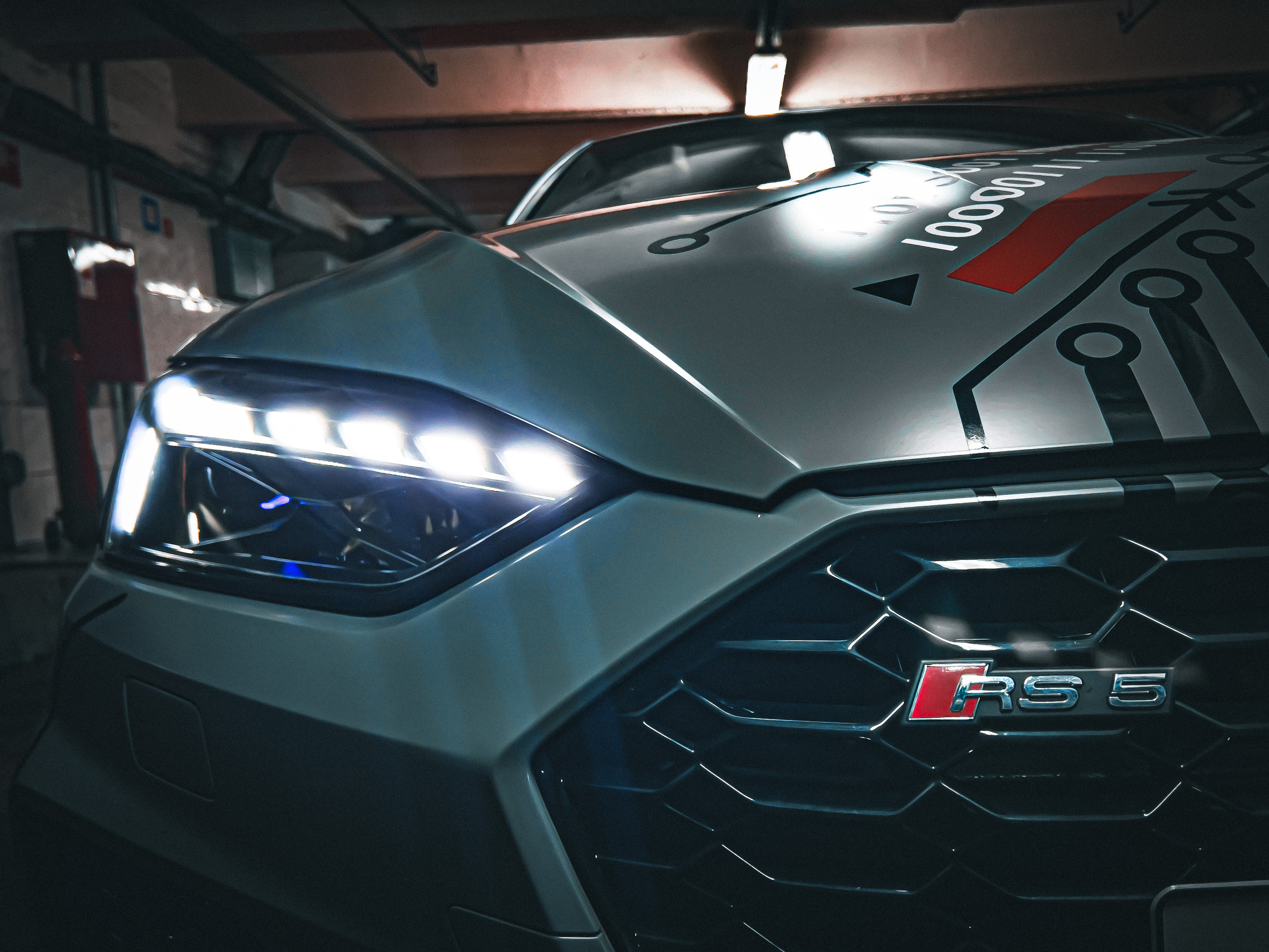 Винилография на Audi RS5. Студия дизайна и оклейки авто Barmaley Design