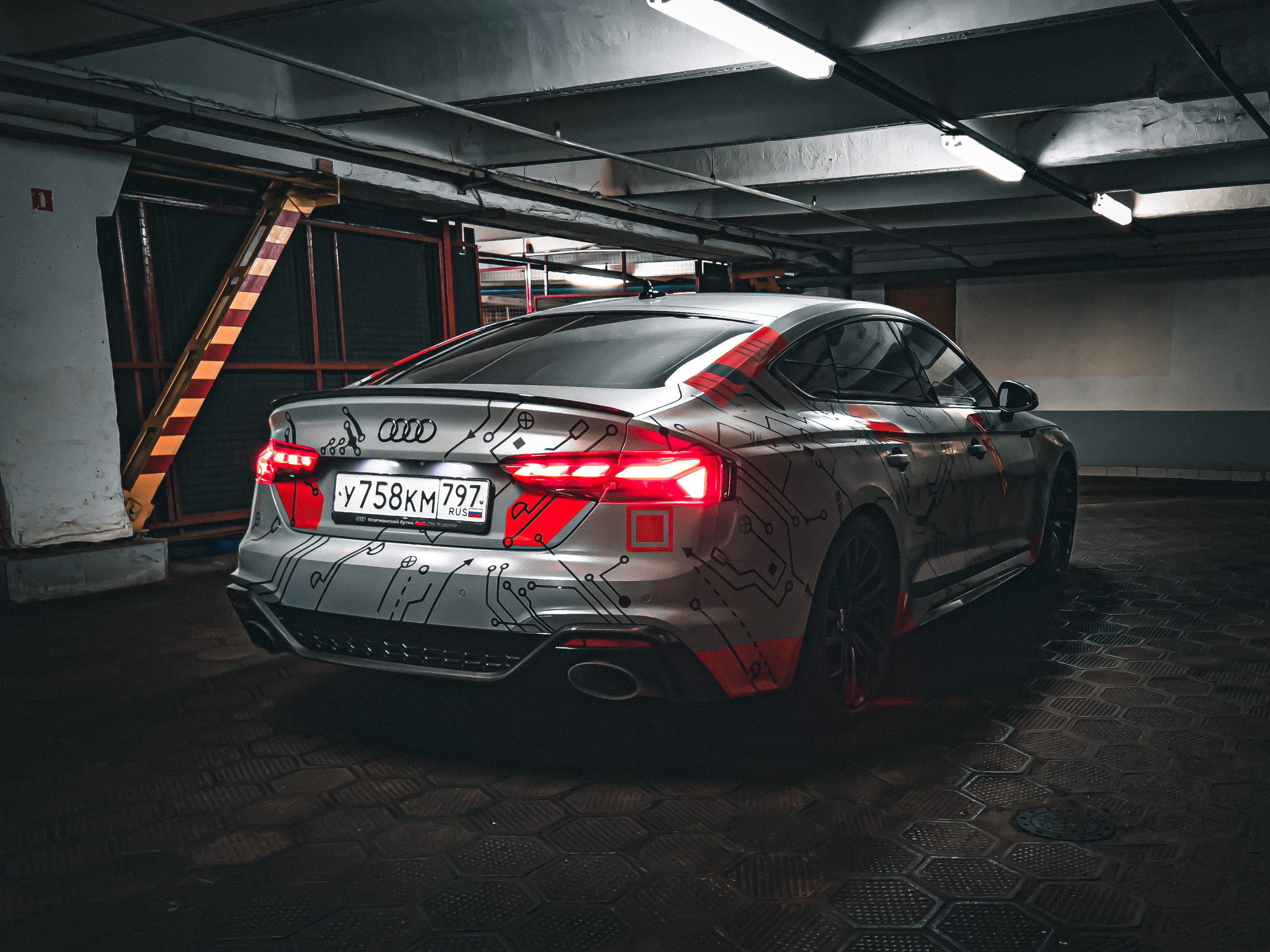 Винилография на Audi RS5. Студия дизайна и оклейки авто Barmaley Design