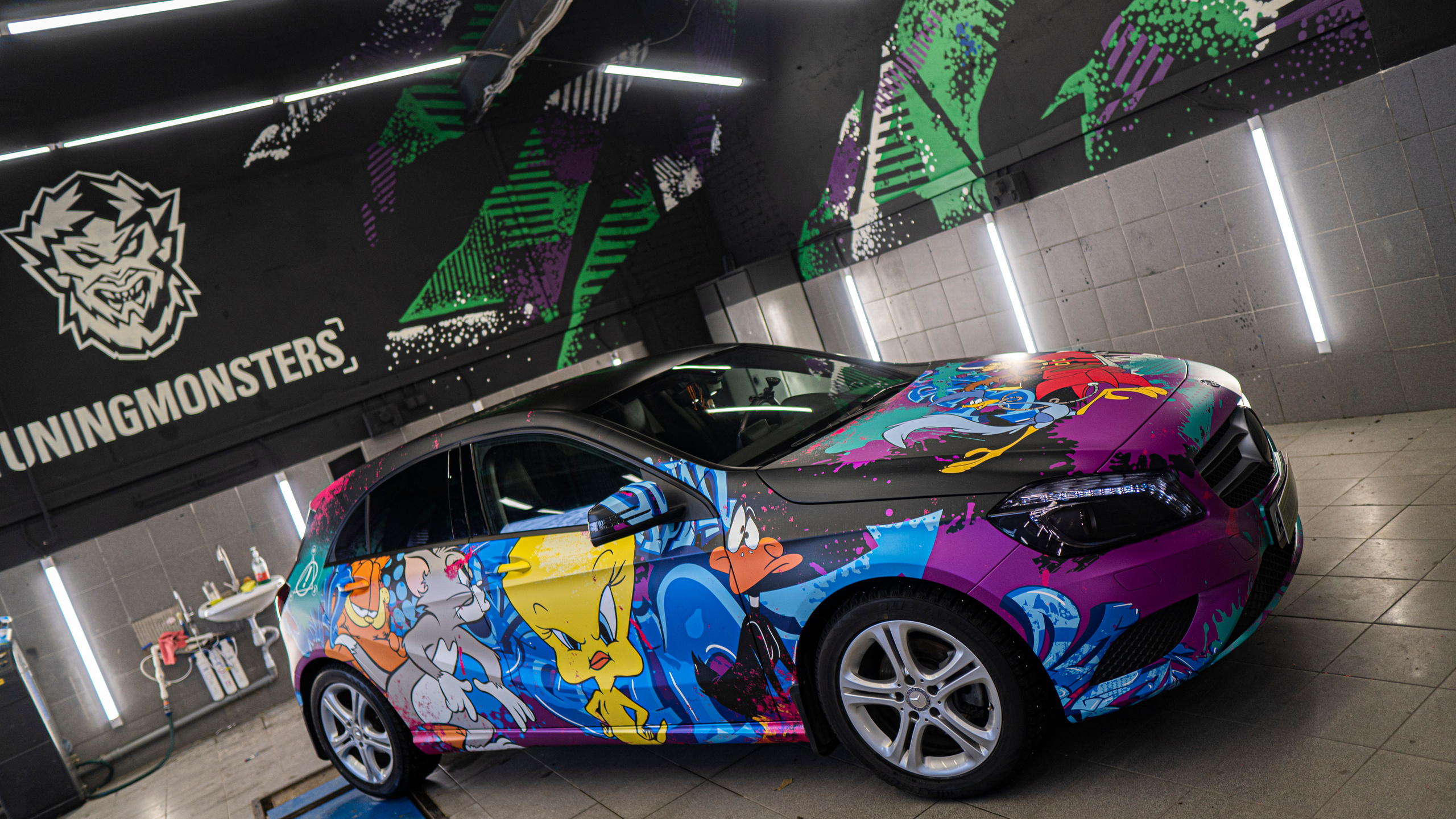 Винилография на Mercedes Benz A. Студия дизайна и оклейки авто Barmaley Design