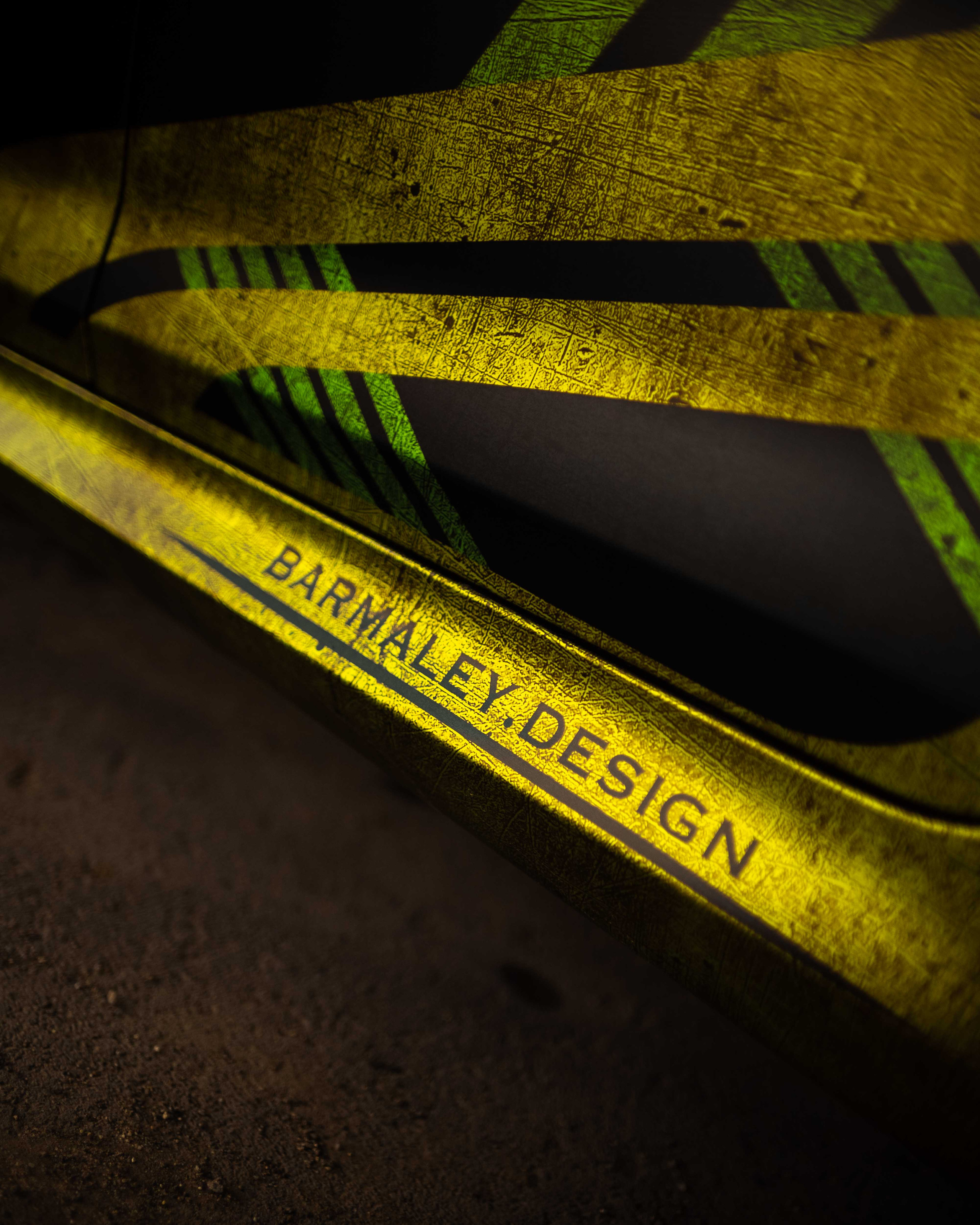 Винилография на BMW M5 F90. Студия дизайна и оклейки авто Barmaley Design