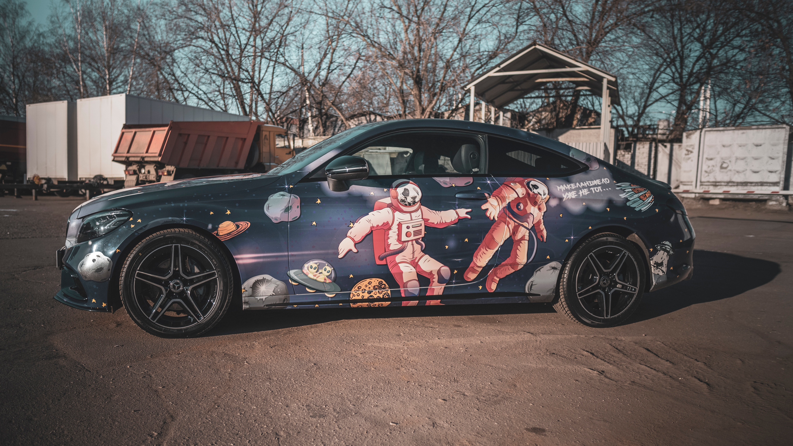 Винилография на Mercedes Benz E Coupe. Студия дизайна и оклейки авто Barmaley Design