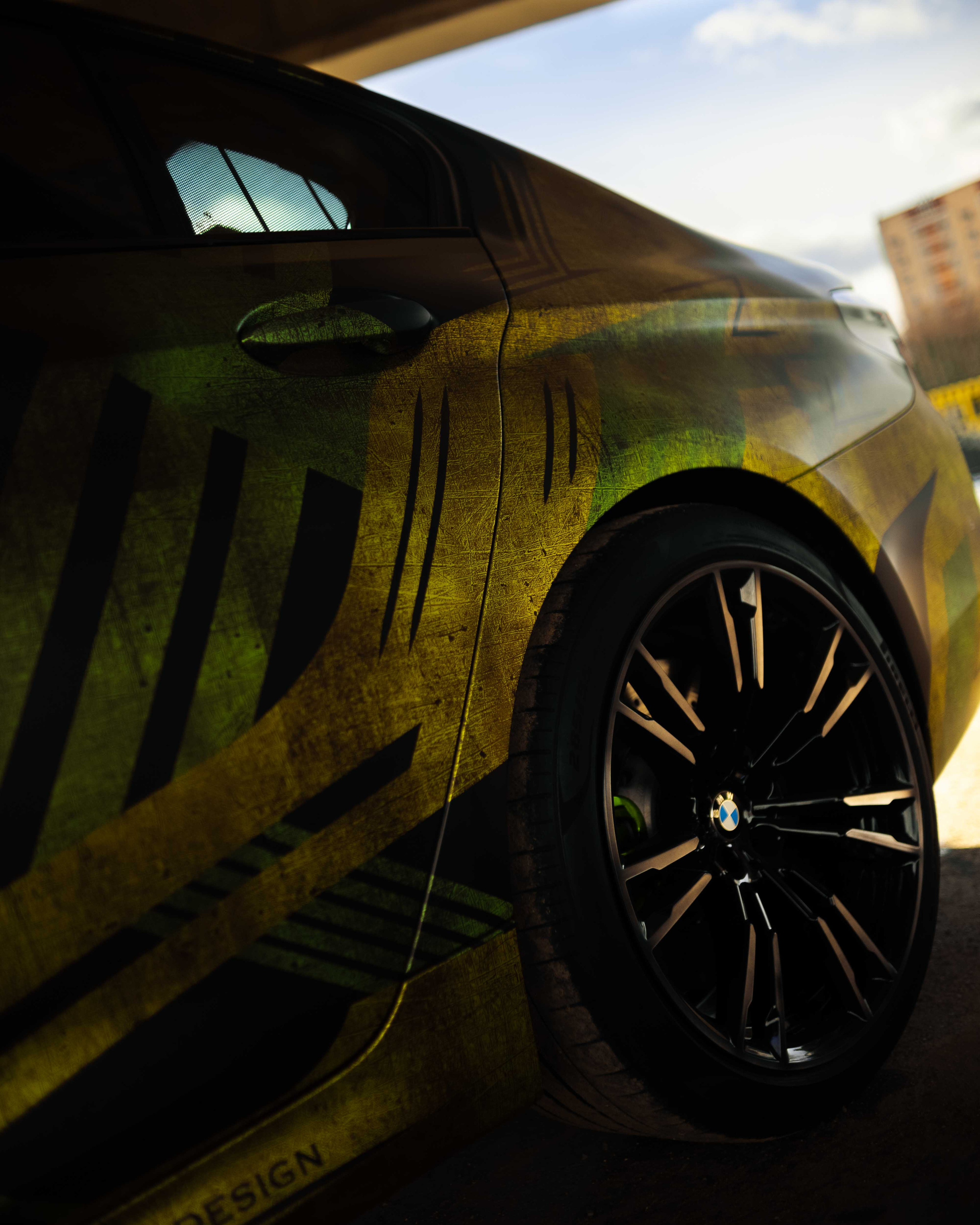 Винилография на BMW M5 F90. Студия дизайна и оклейки авто Barmaley Design