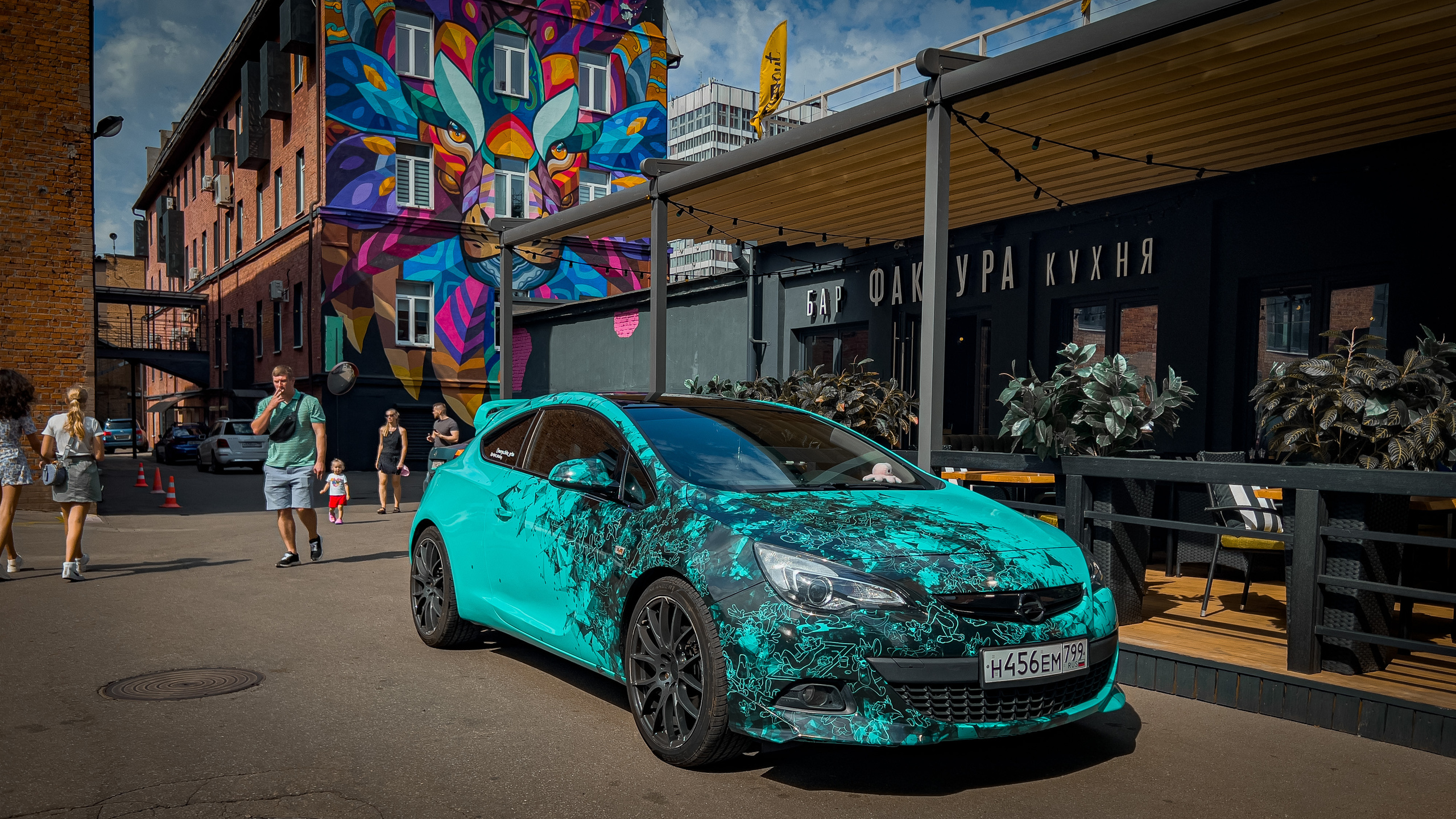 Винилография на Opel Astra J GTC. Студия дизайна и оклейки авто Barmaley Design