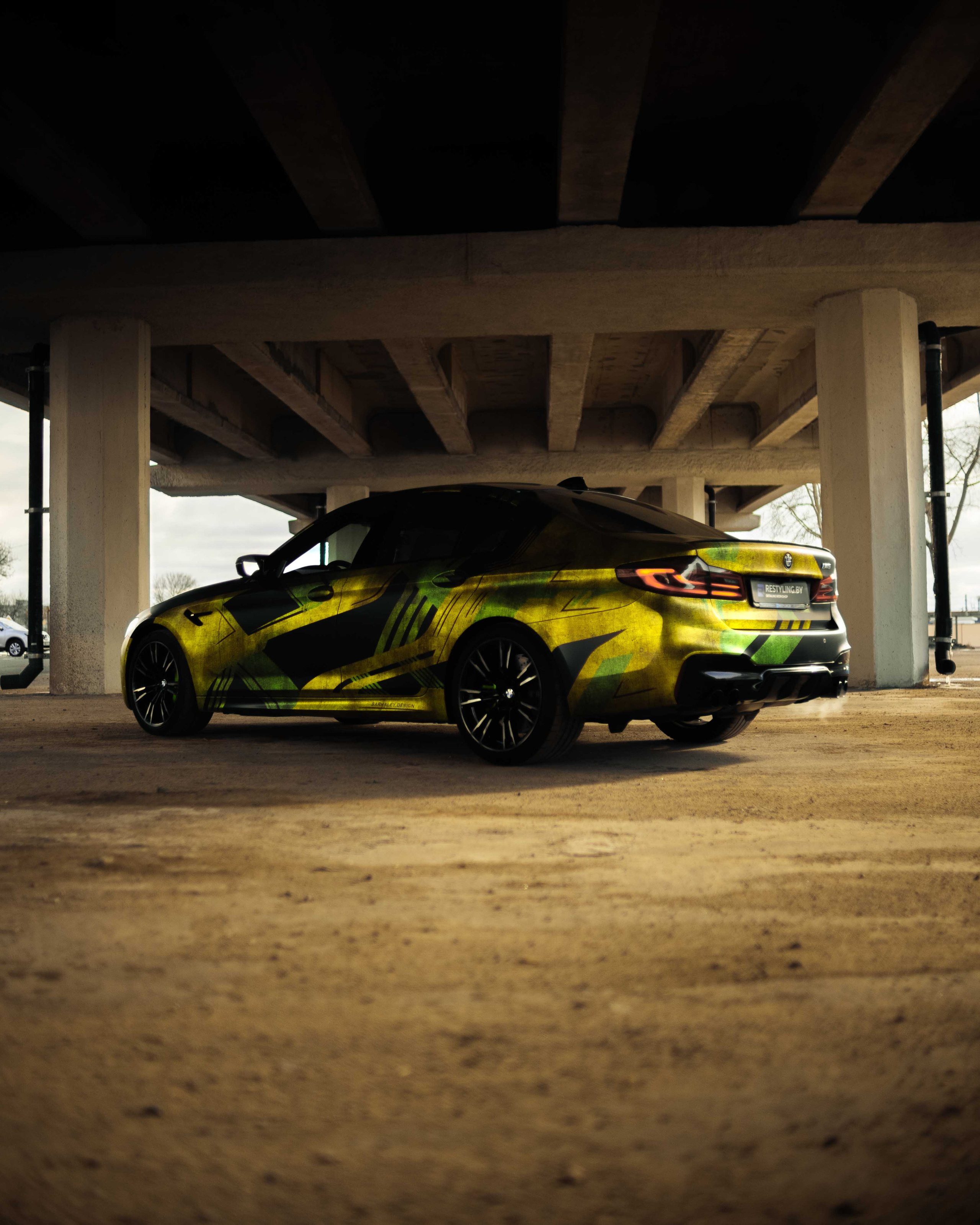 Винилография на BMW M5 F90. Студия дизайна и оклейки авто Barmaley Design