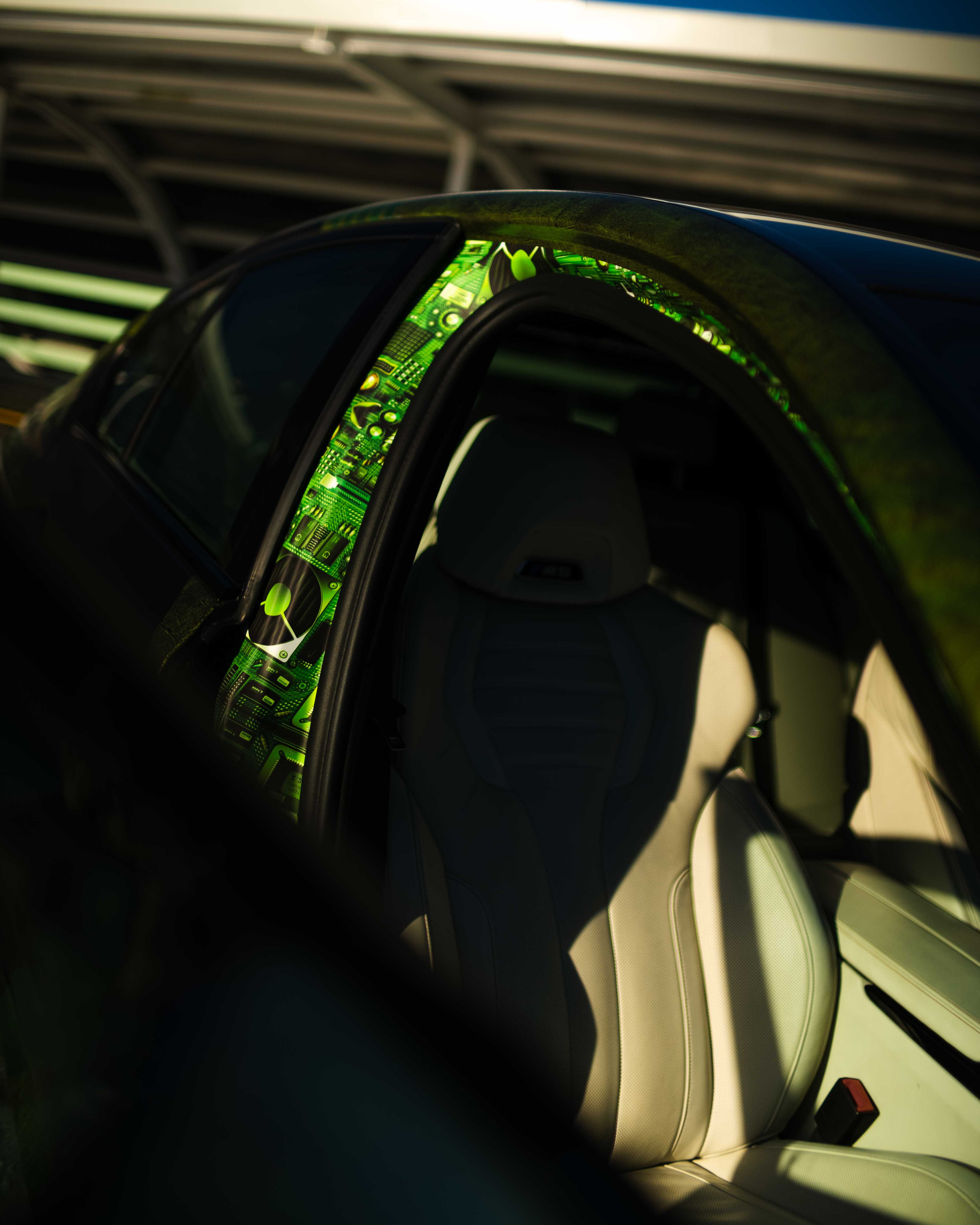 Винилография на BMW M5 F90. Студия дизайна и оклейки авто Barmaley Design