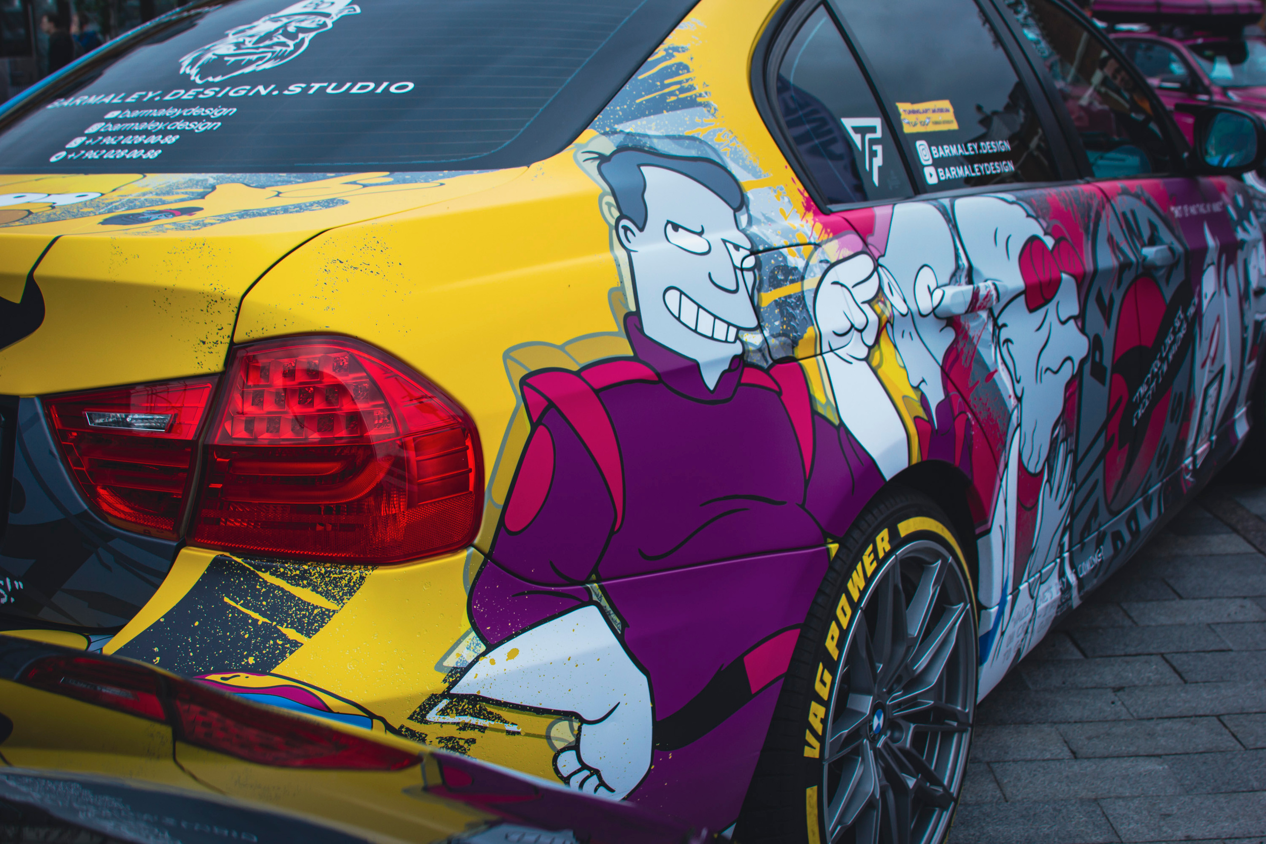 Винилография на BMW 3 E90. Студия дизайна и оклейки авто Barmaley Design