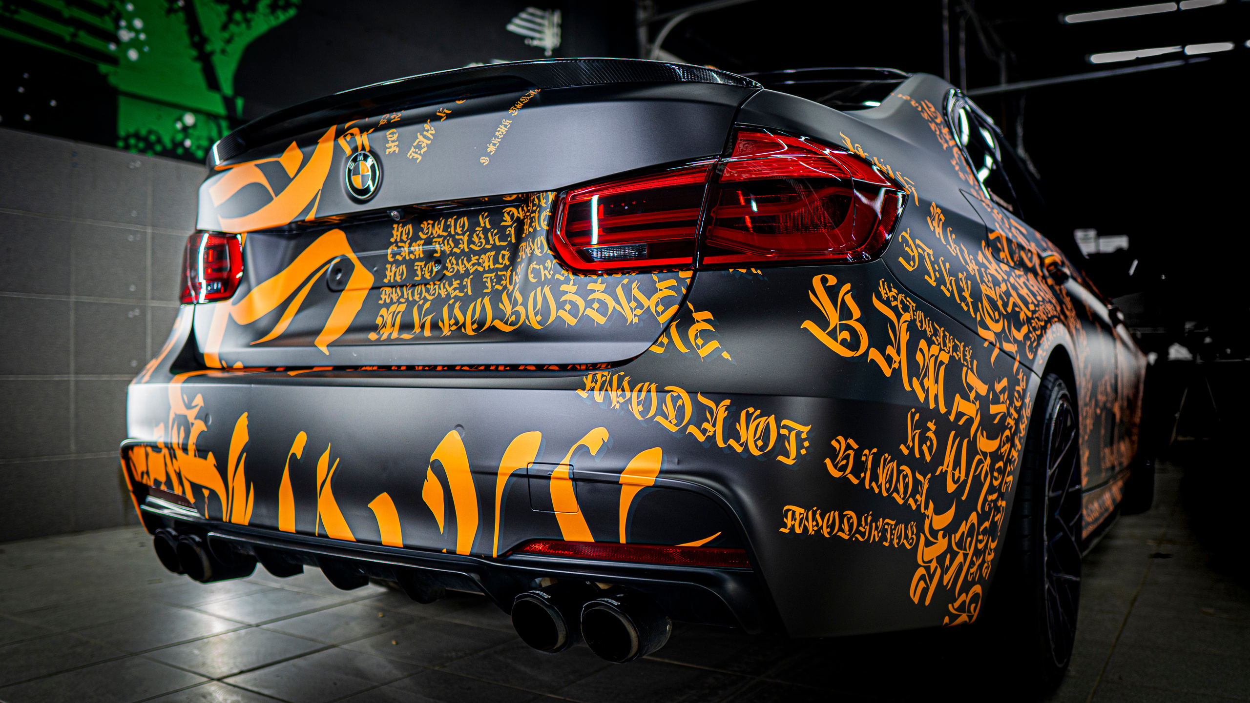 Винилография на BMW 3 F30. Студия дизайна и оклейки авто Barmaley Design